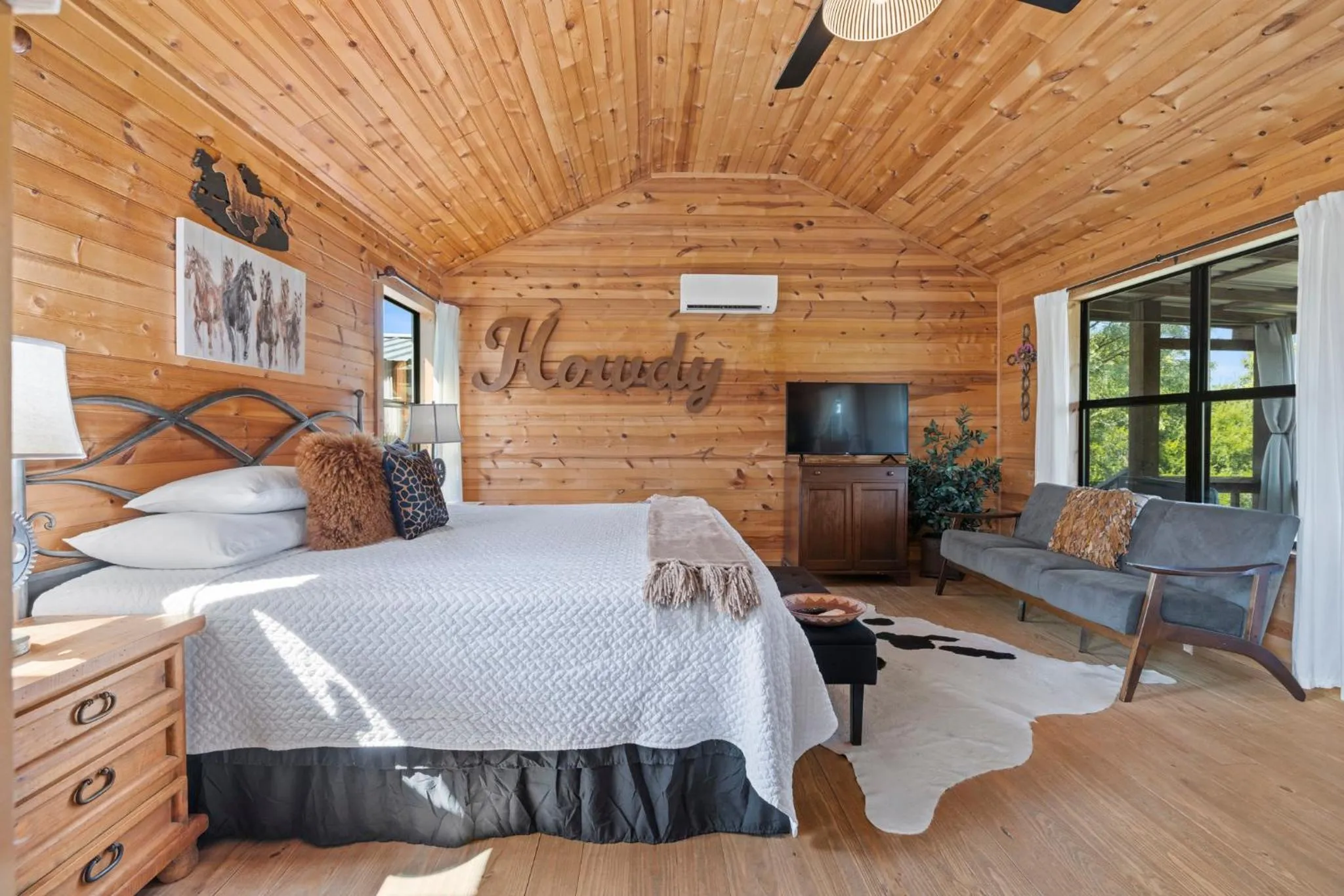 Bed in City on a Hill at Spring Creek