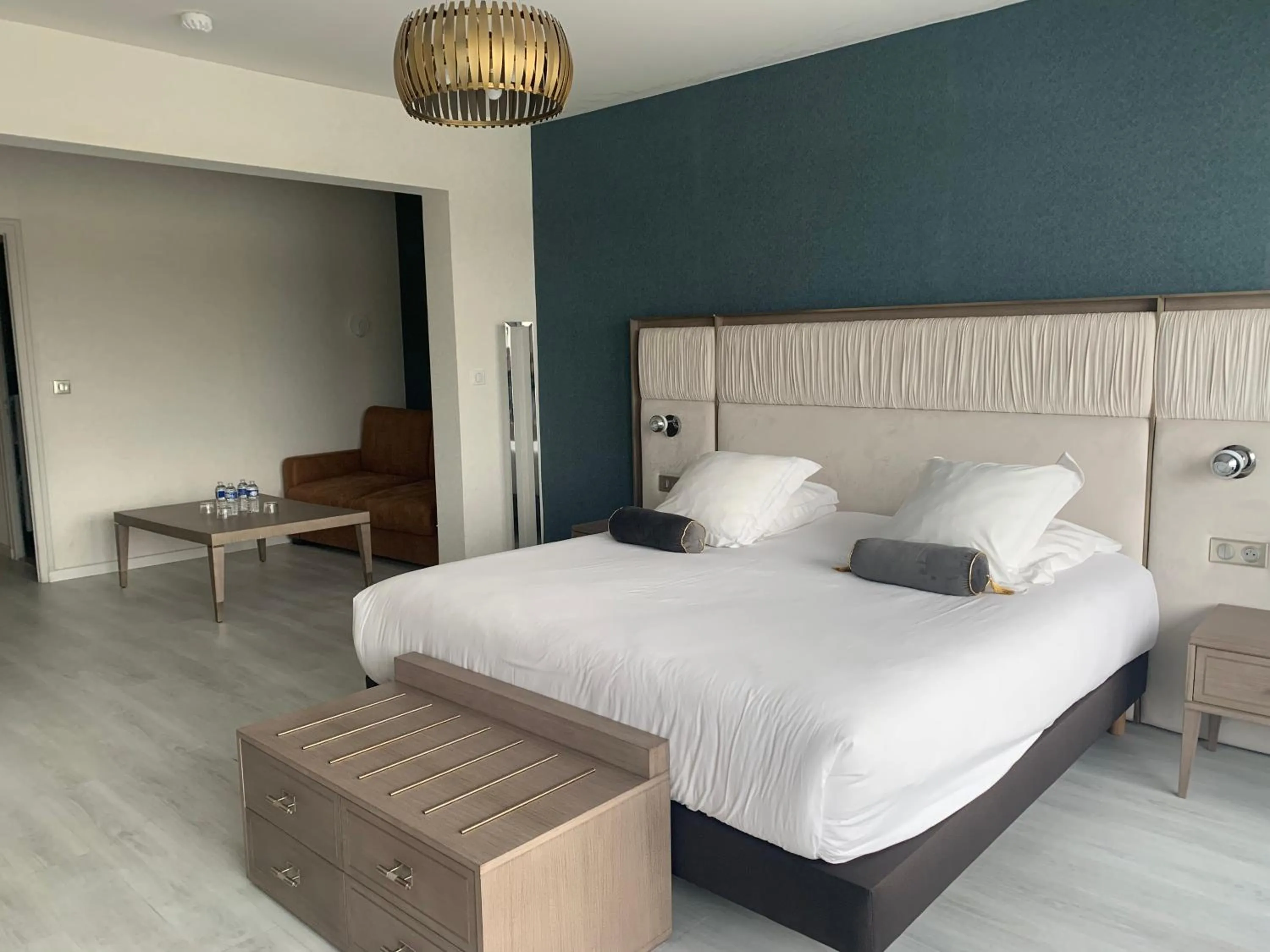 Photo of the whole room, Bed in Le Relais Du Lac