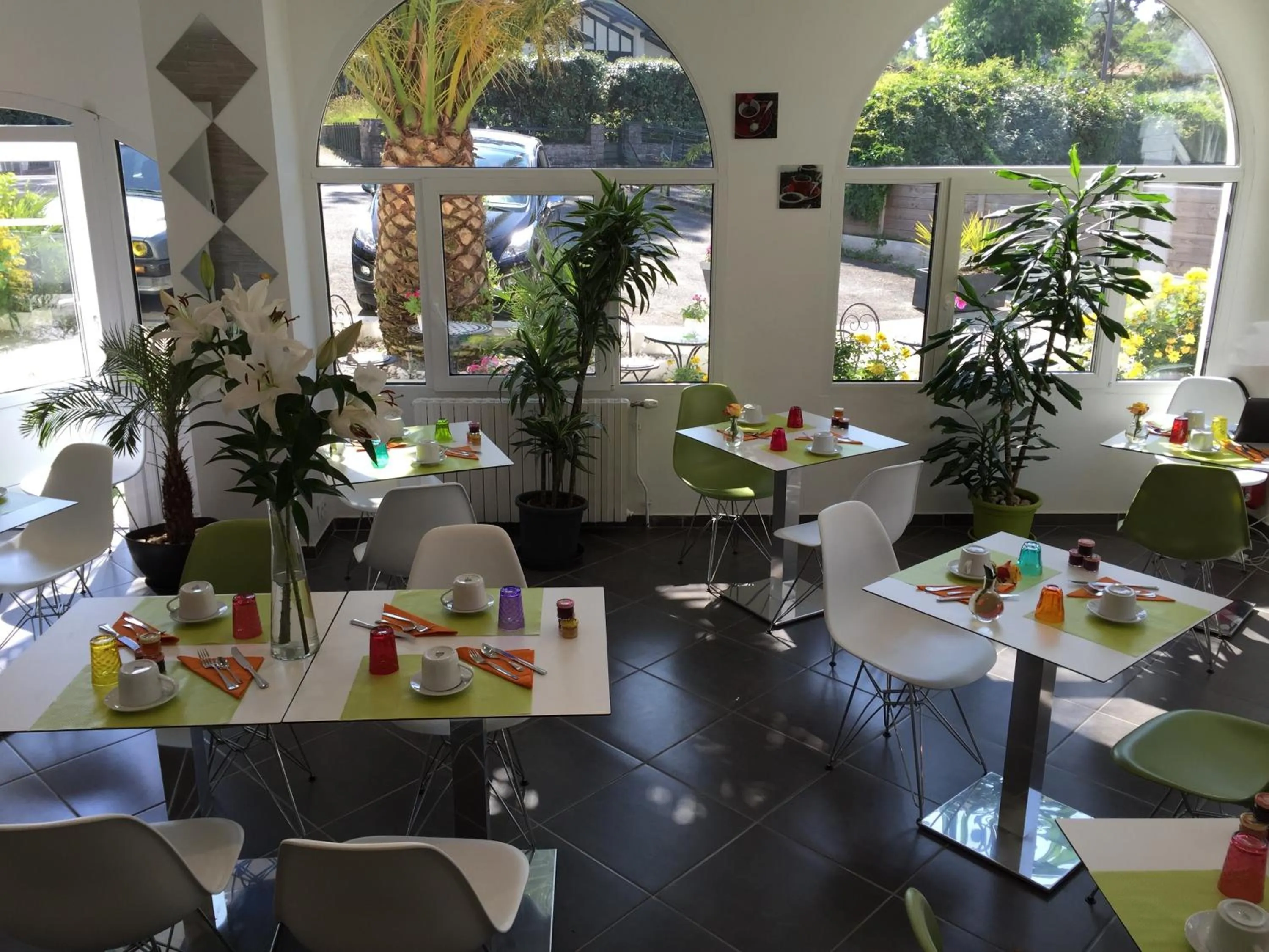 Restaurant/places to eat in Le Relais Du Lac