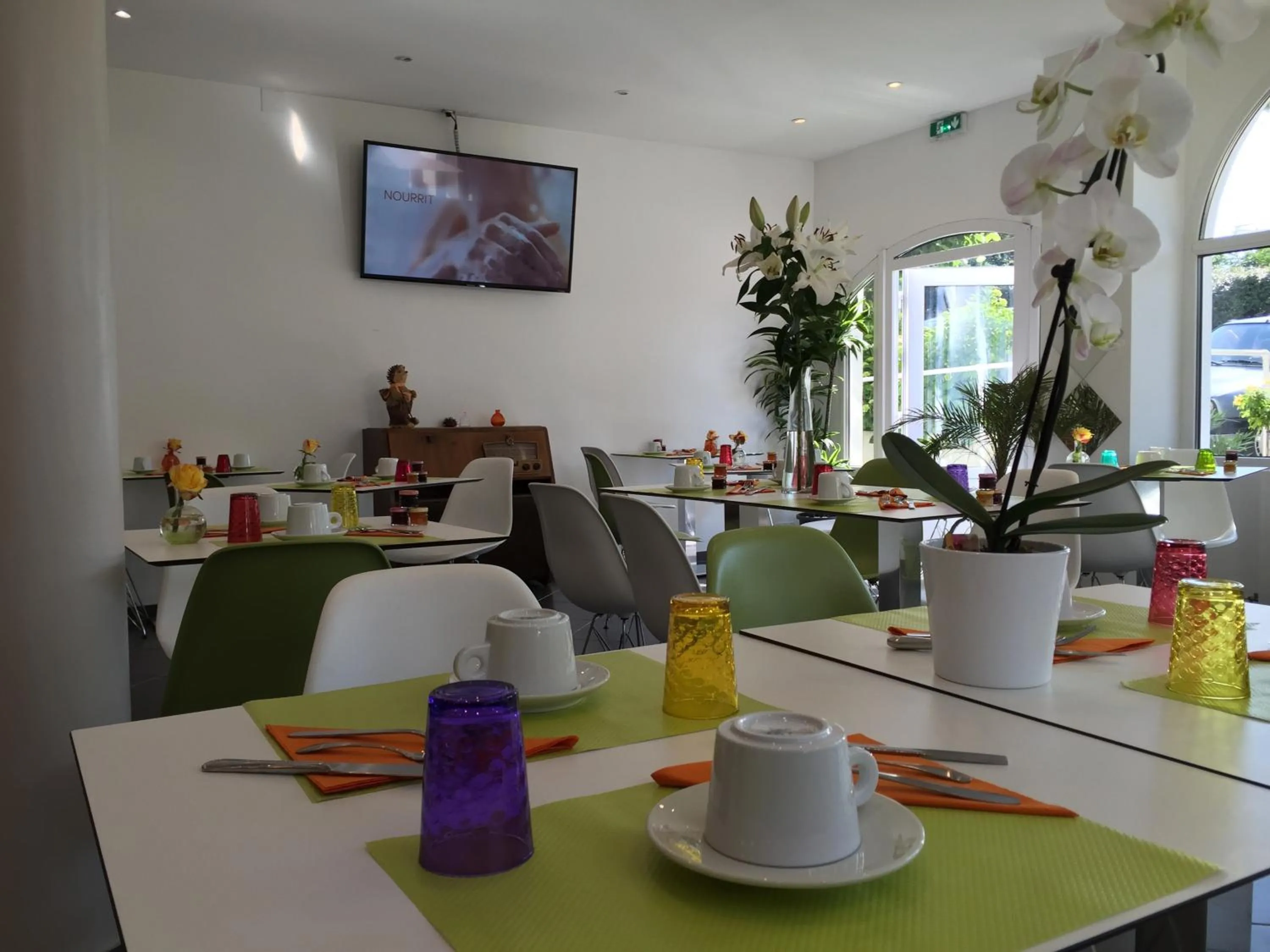 Restaurant/places to eat in Le Relais Du Lac