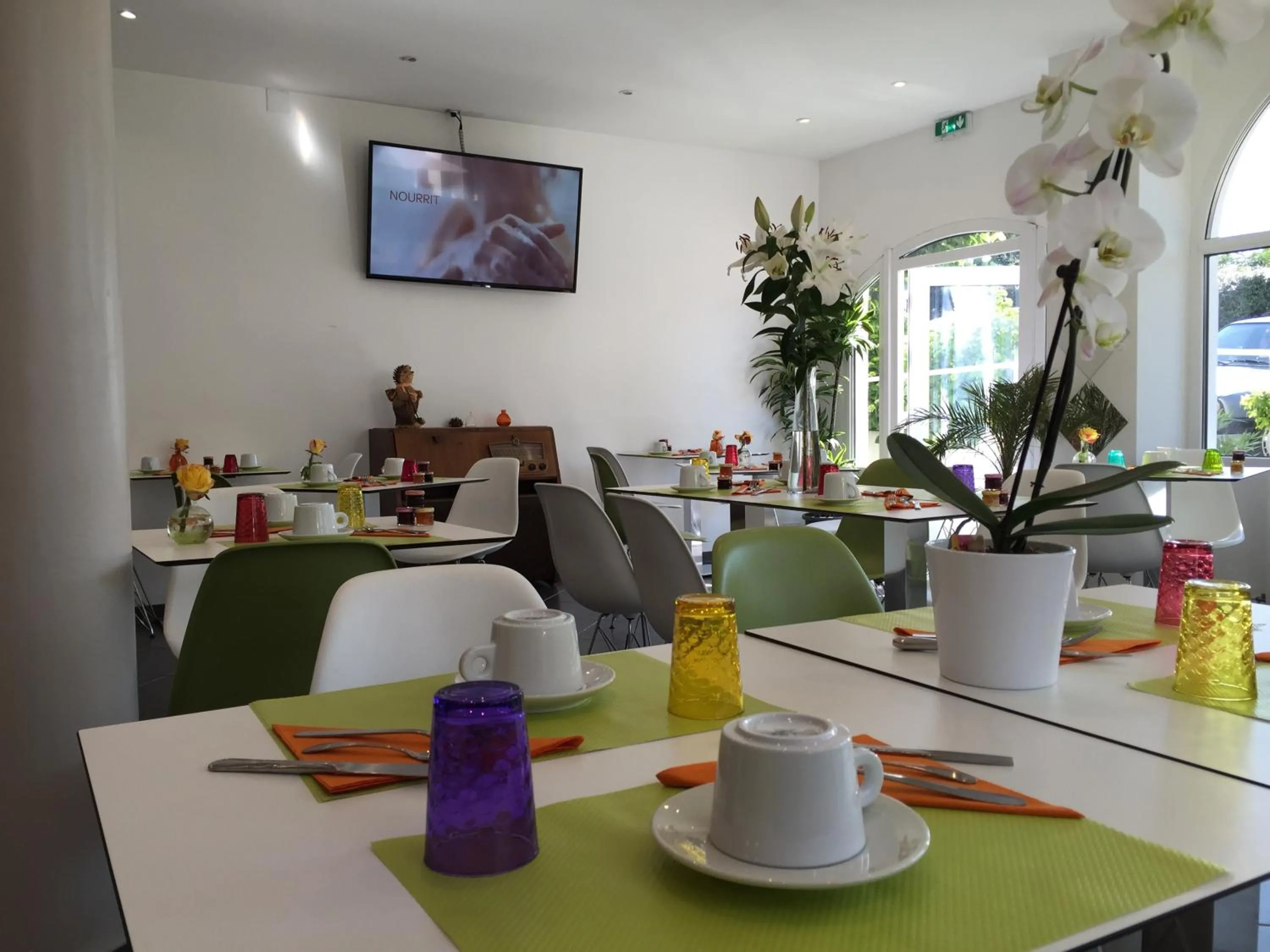 Restaurant/places to eat in Le Relais Du Lac