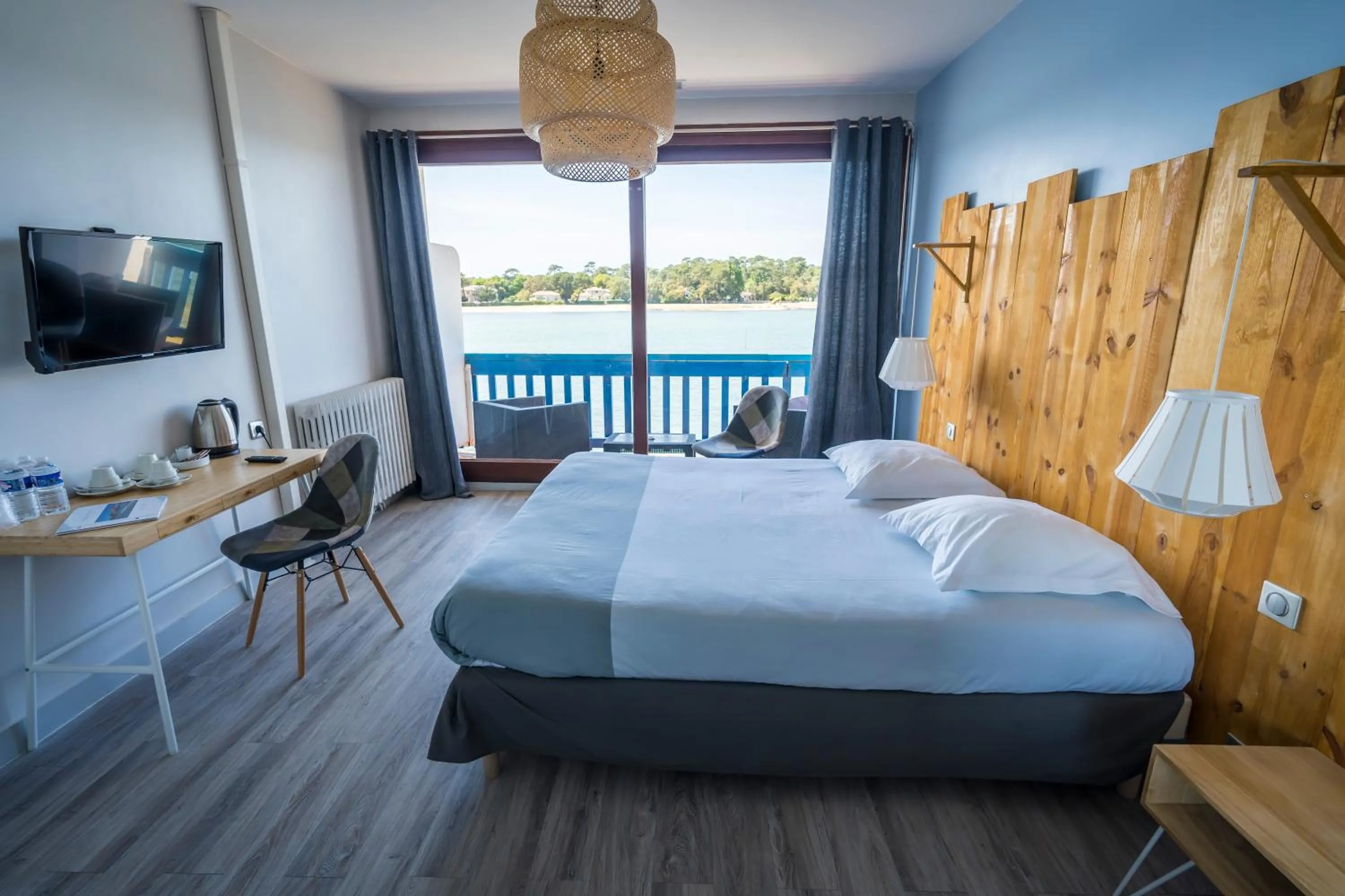 Photo of the whole room, Bed in Le Relais Du Lac