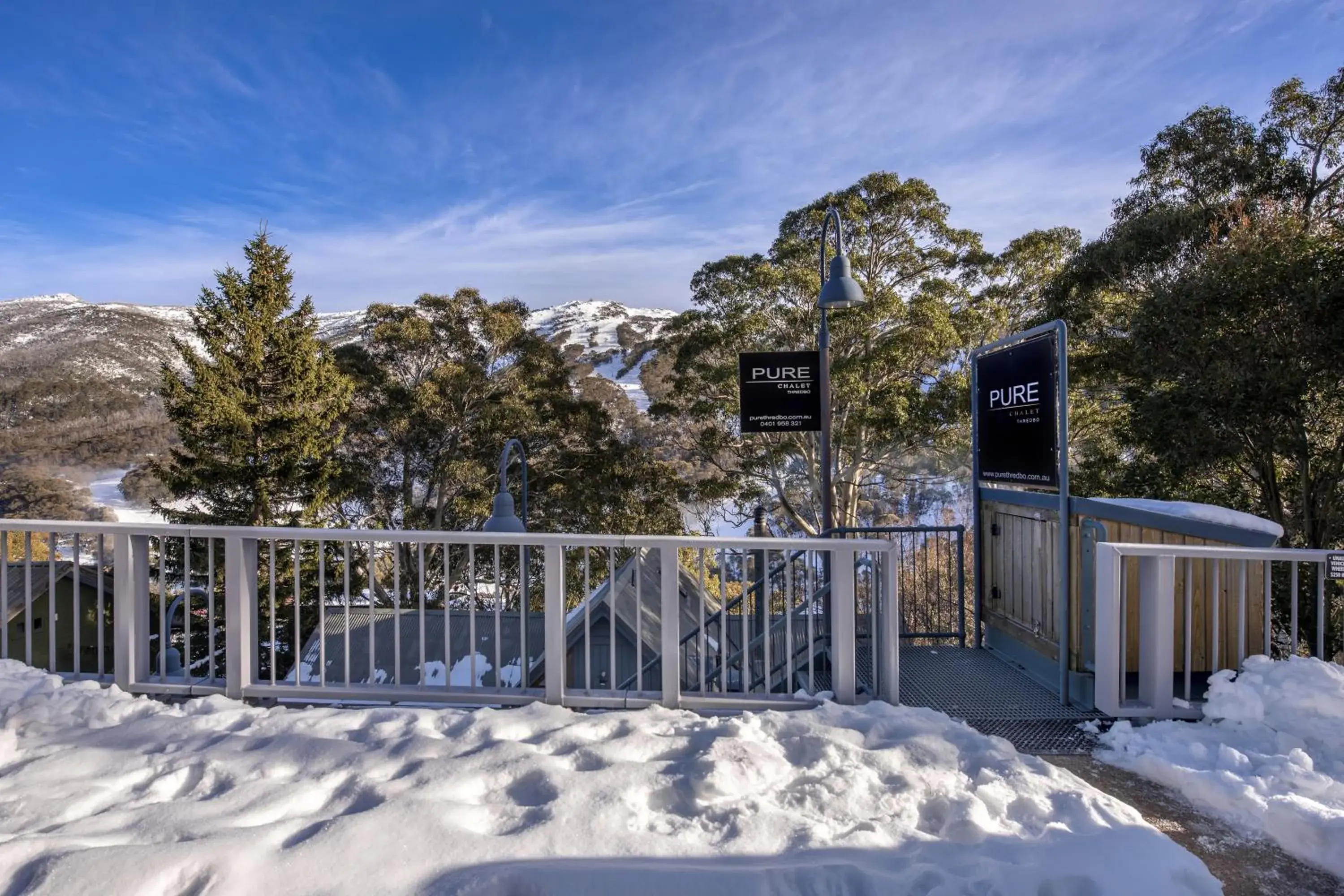 Facade/entrance in Pure Chalet Thredbo Facade/entrance in Pure Chalet Thredbo