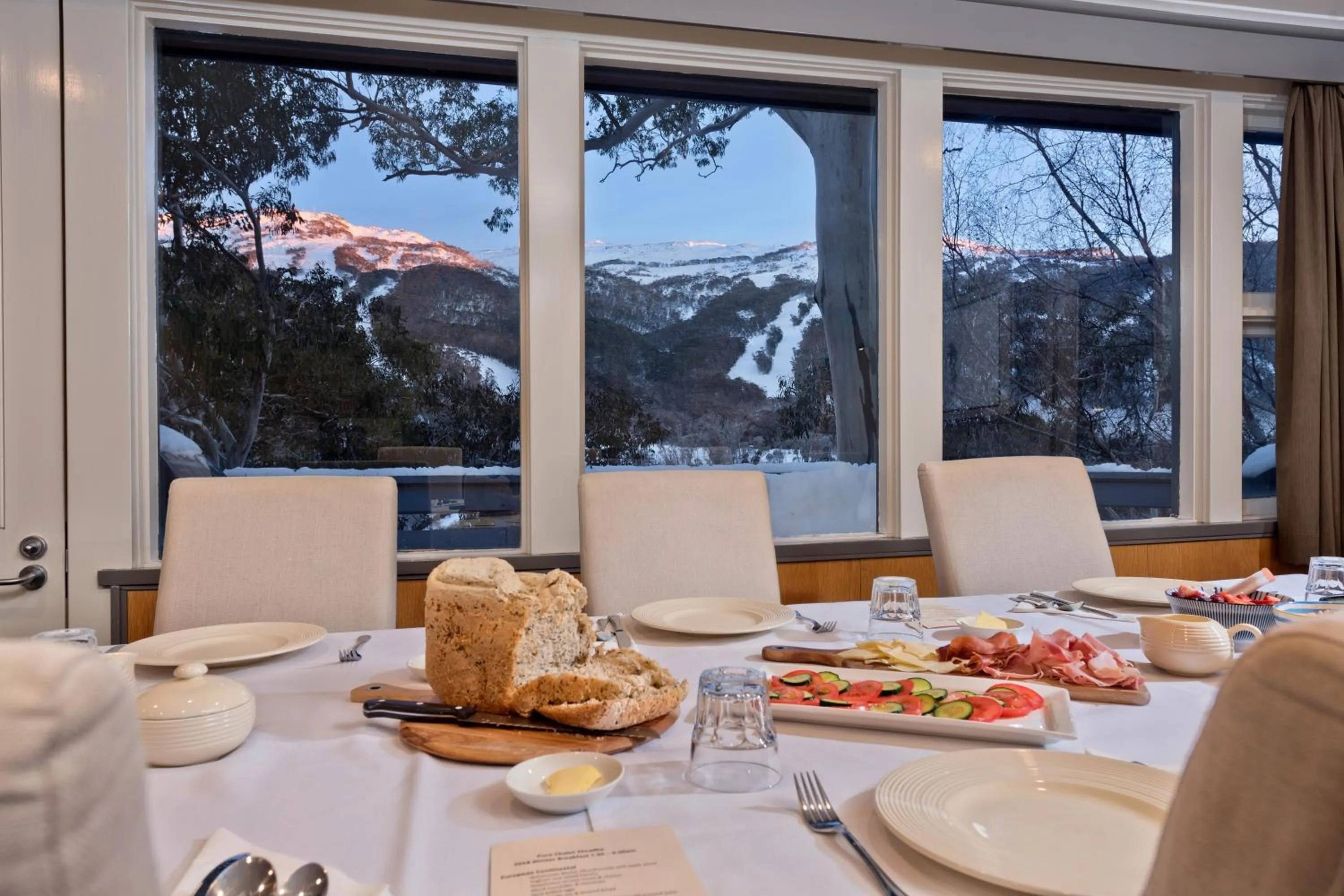 Mountain view in Pure Chalet Thredbo