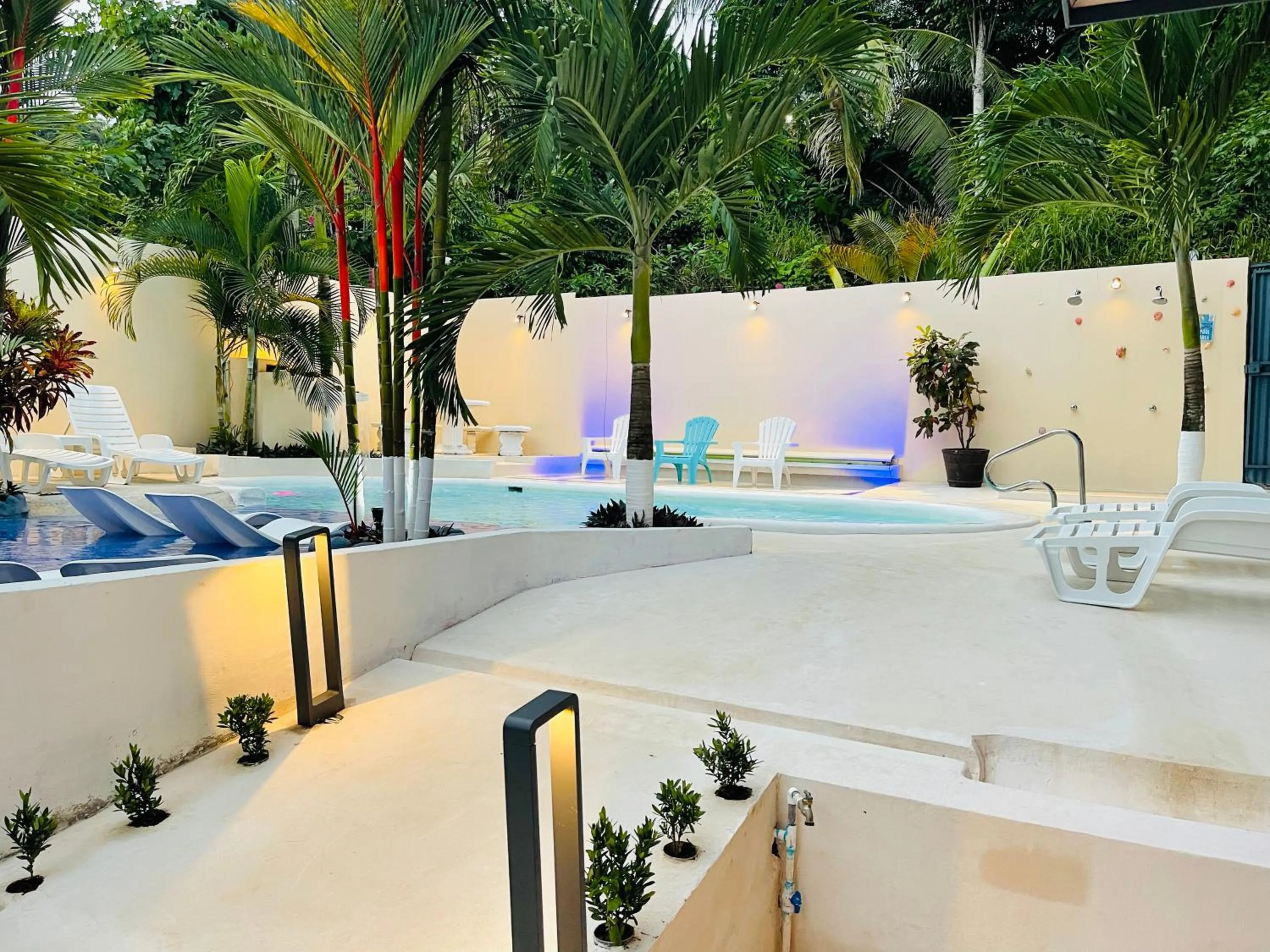 Swimming pool in Millenium Manuel Antonio Park and beach