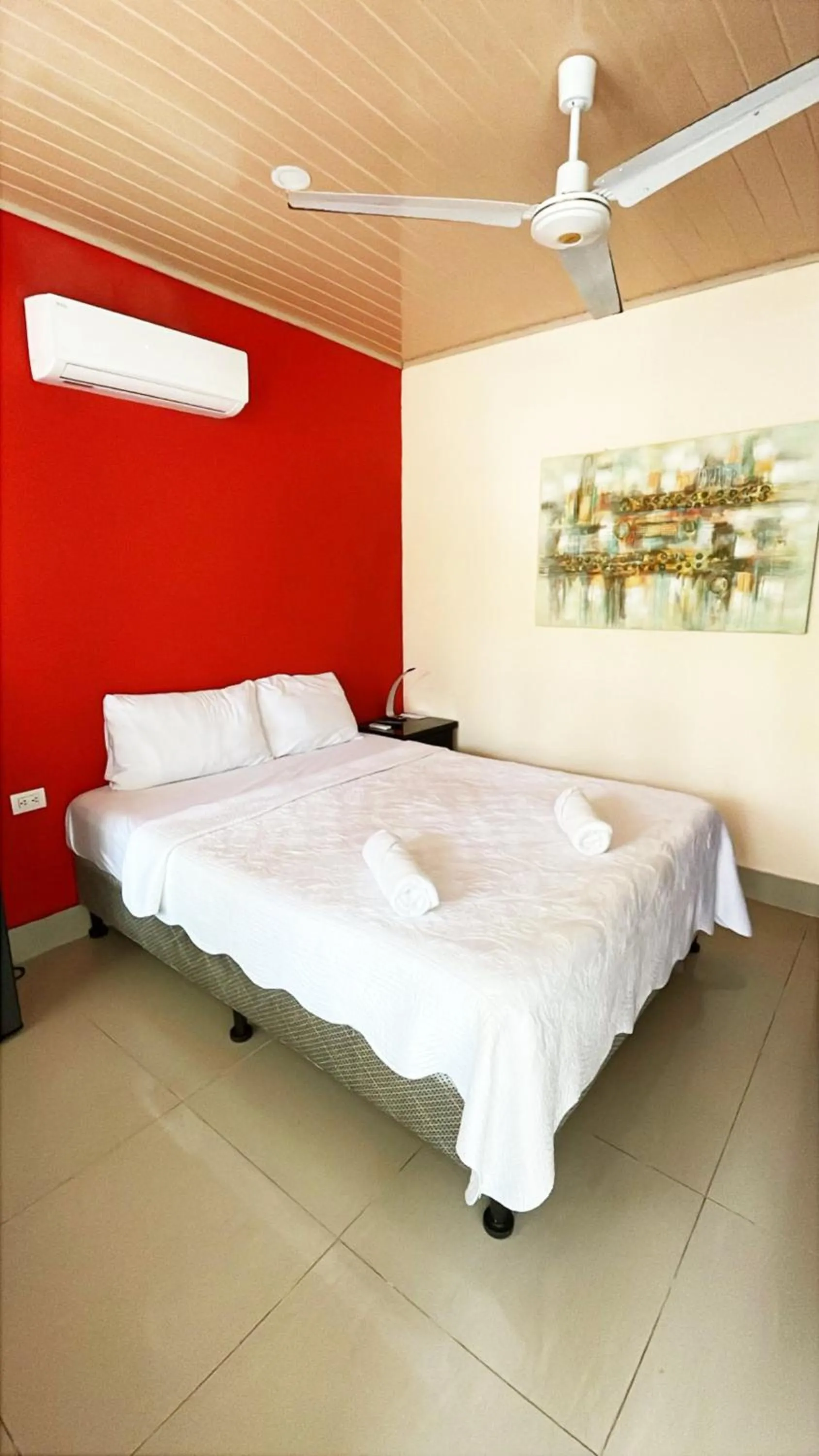 Bed in Millenium Manuel Antonio Park and beach