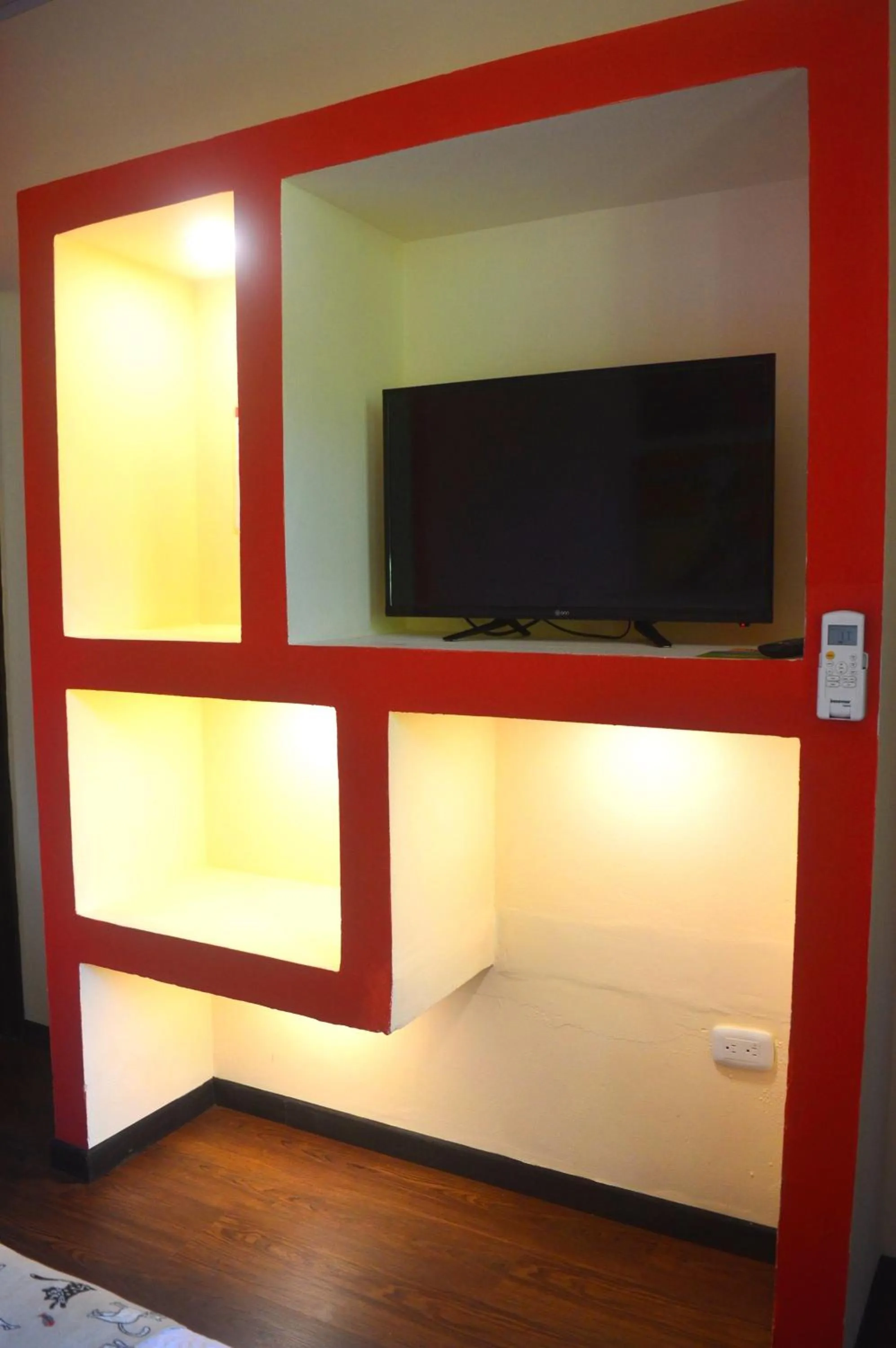 TV and multimedia, Bed in Millenium Manuel Antonio Park and beach