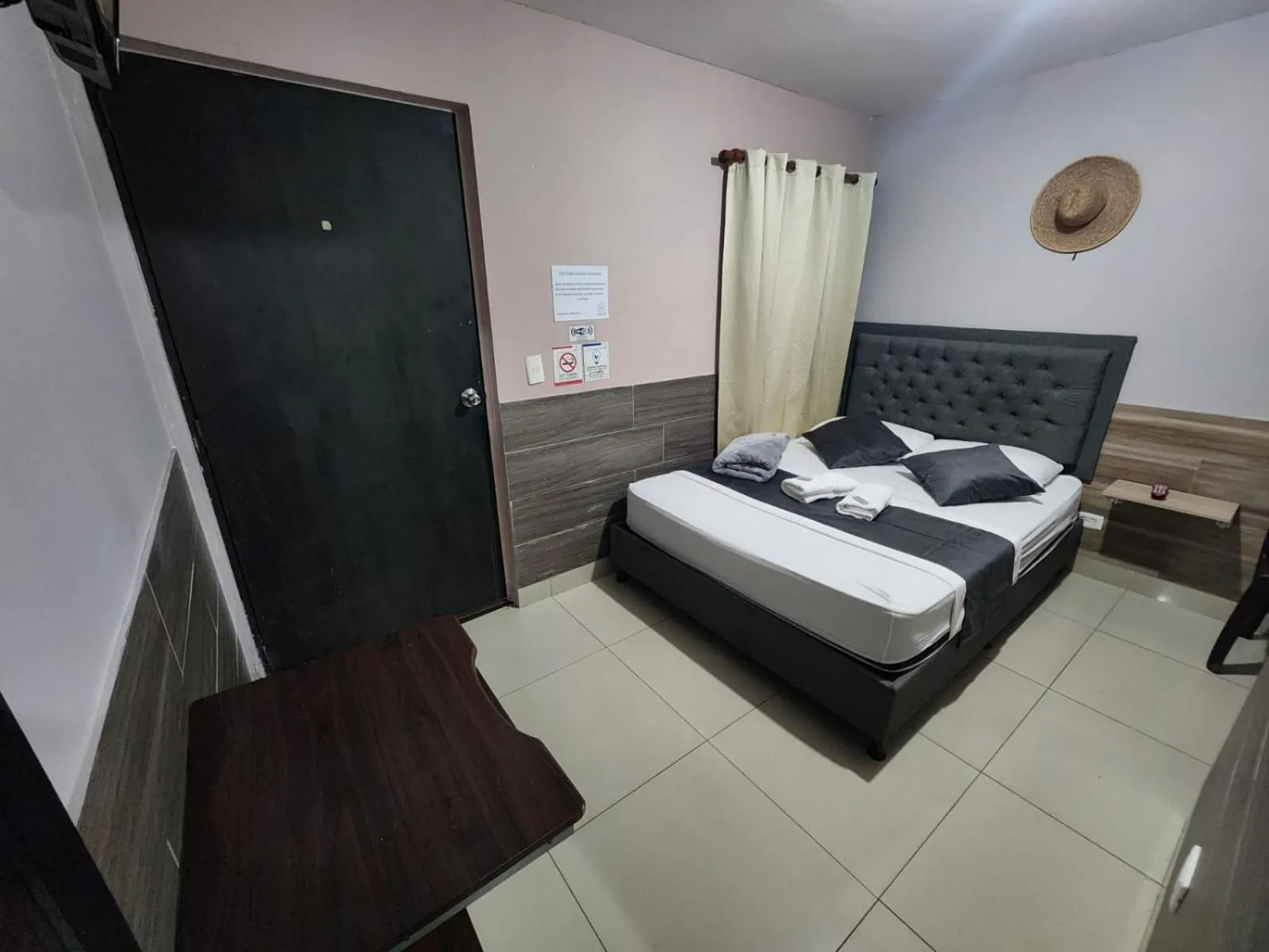 Bed in hotel medellin calasanz