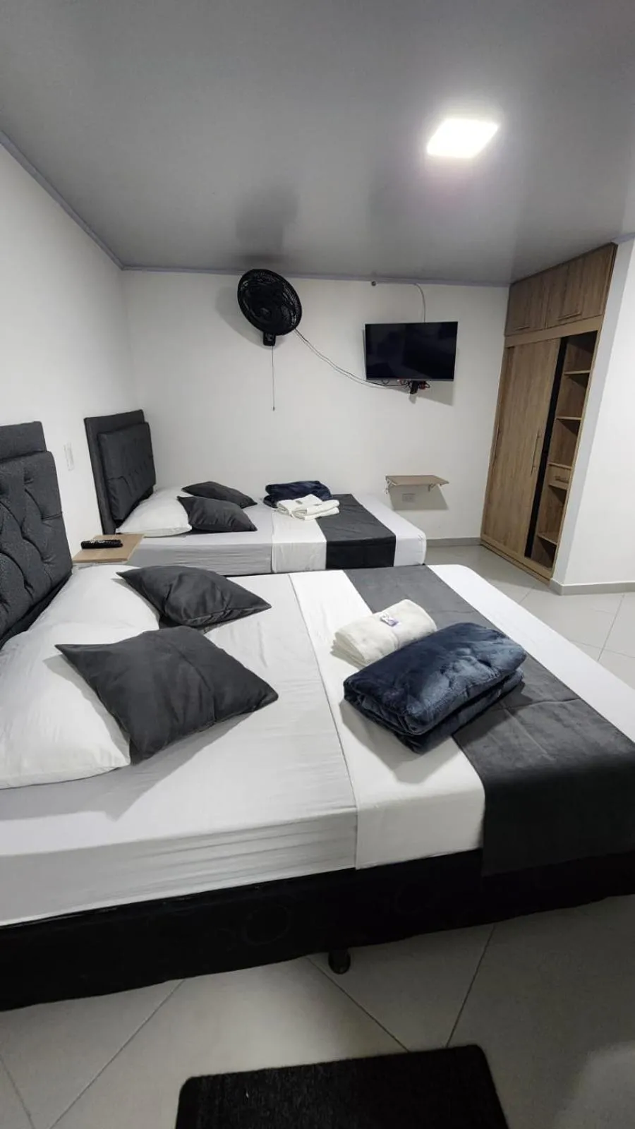 Bed in hotel medellin calasanz