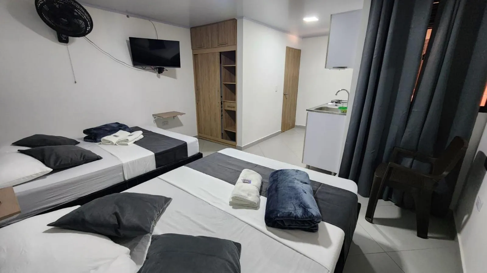 Bed in hotel medellin calasanz
