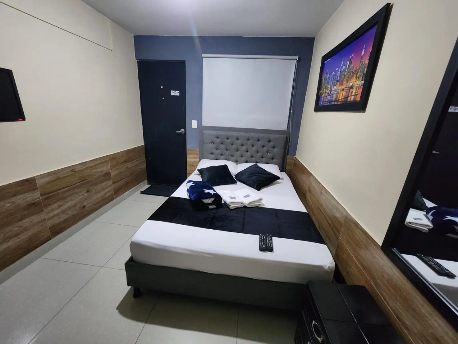Bed in hotel medellin calasanz