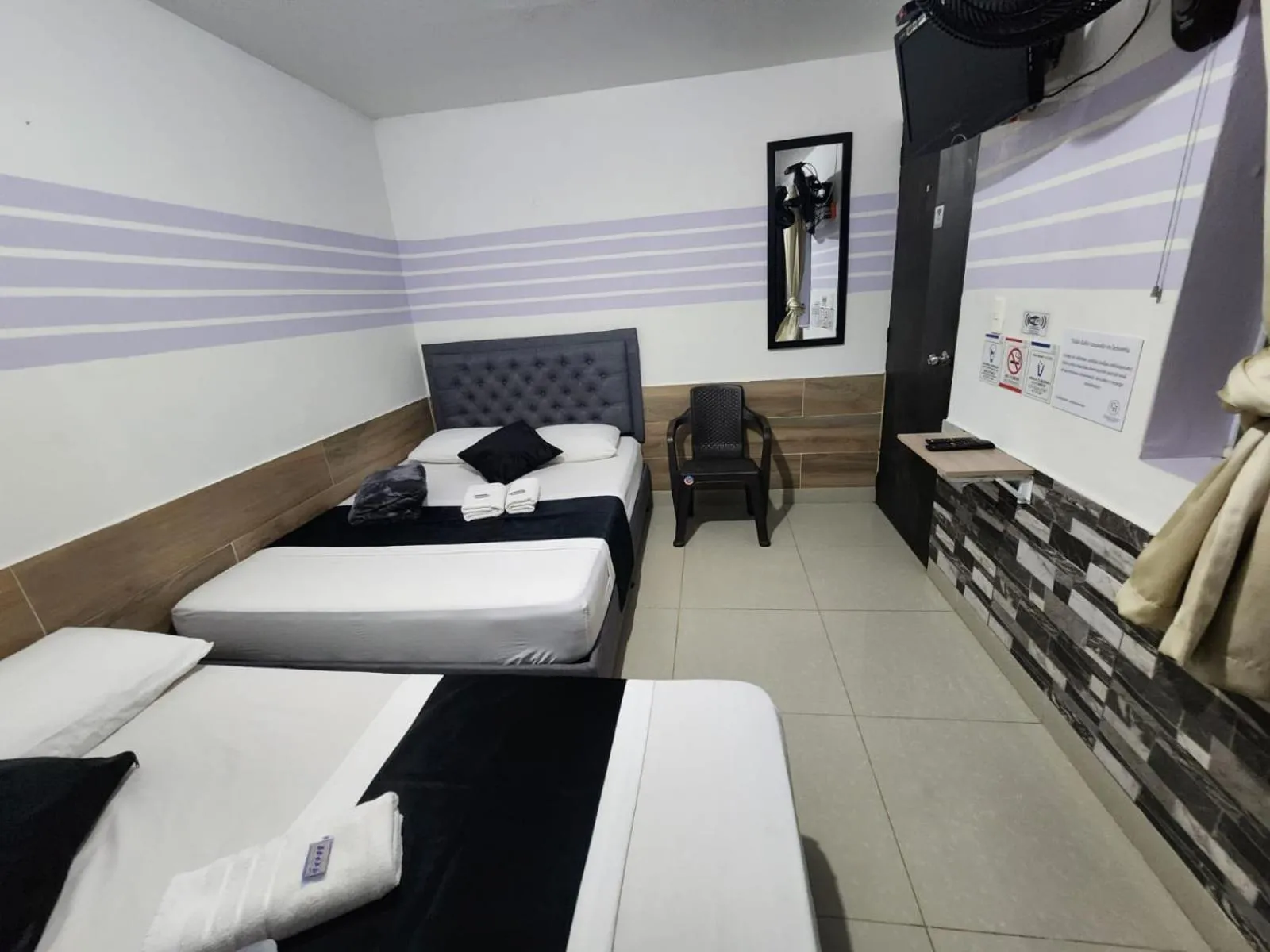 Bed in hotel medellin calasanz
