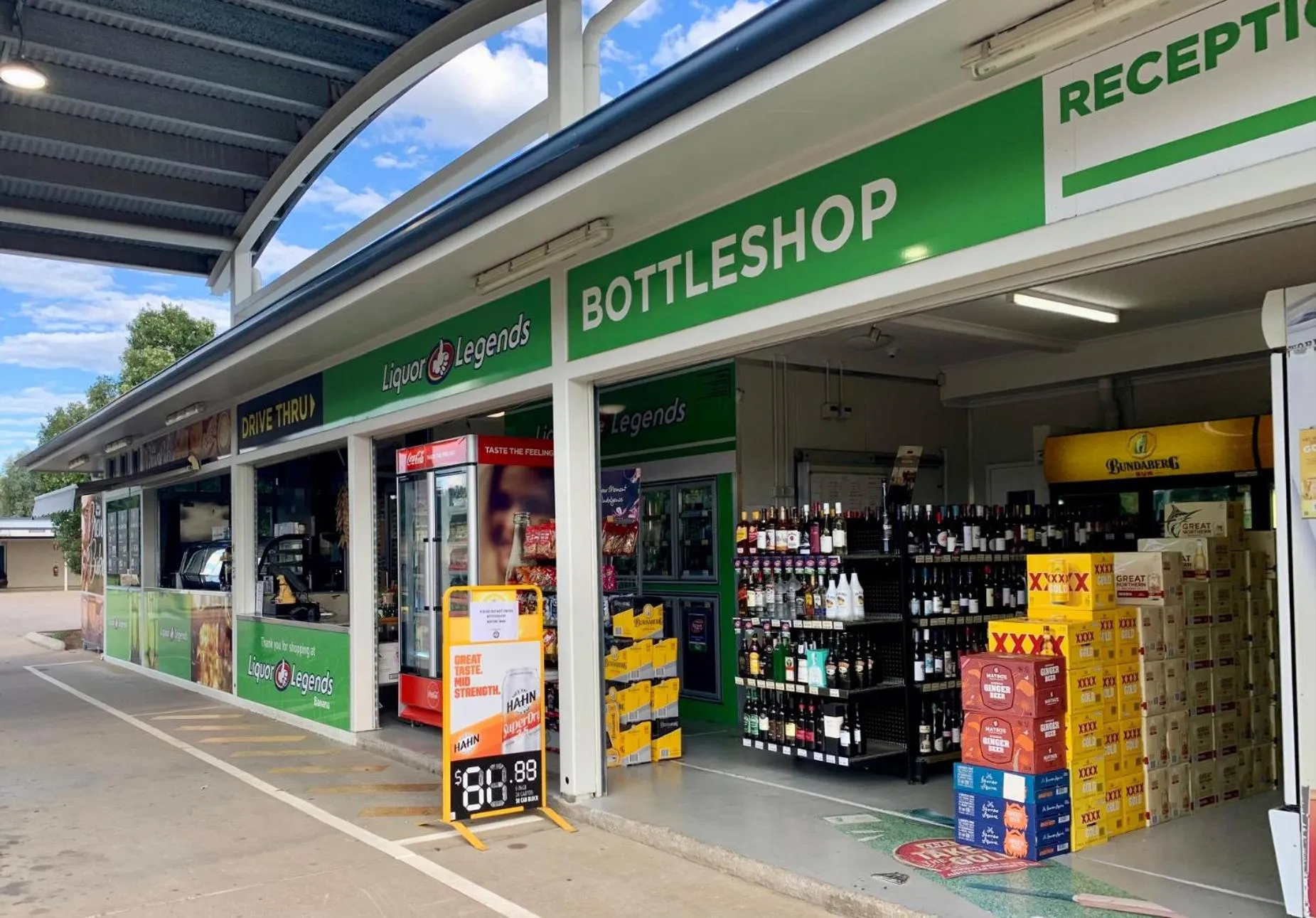 Area and facilities in Banana Hotel Motel