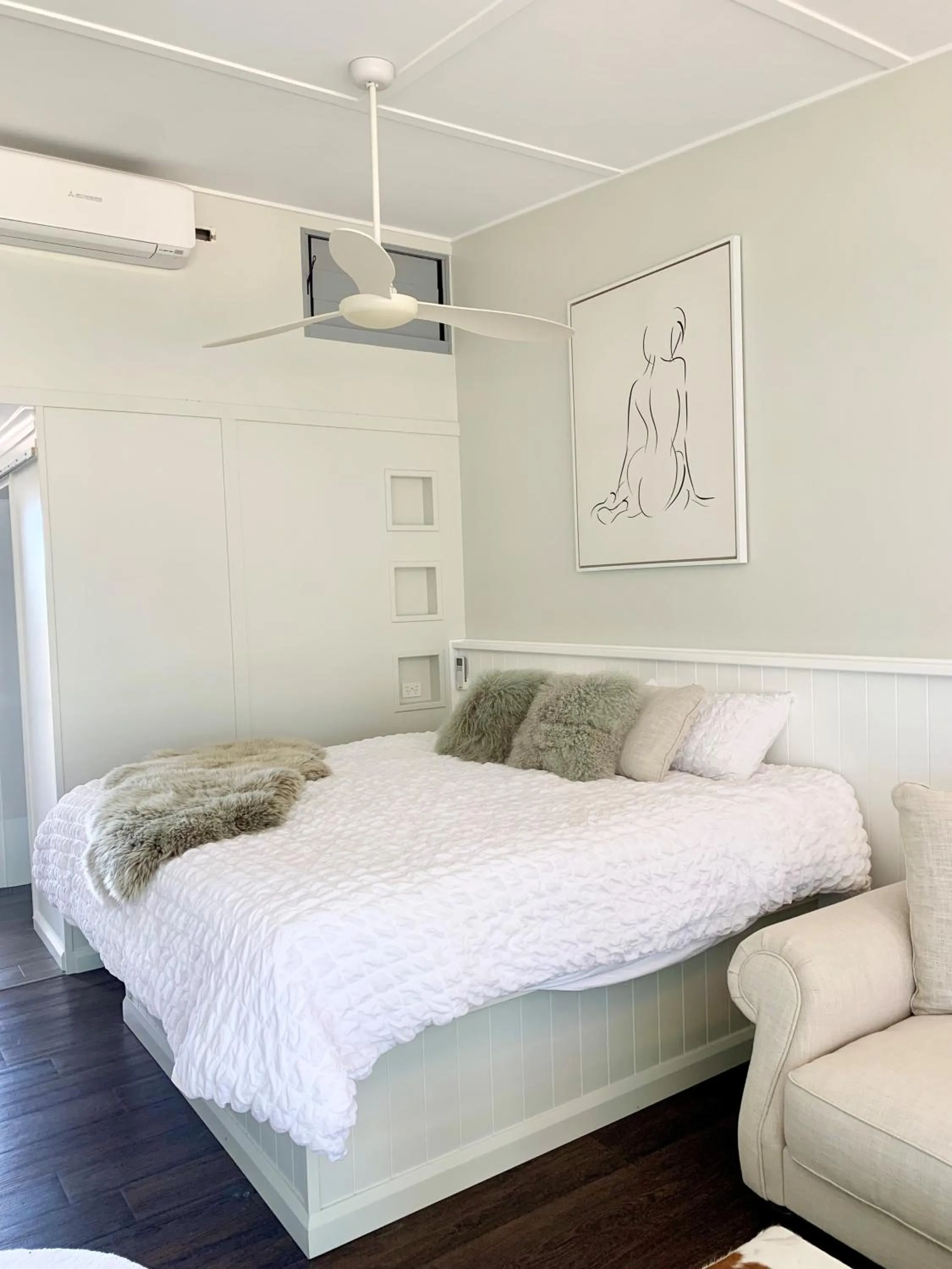 Bed in Banana Hotel Motel