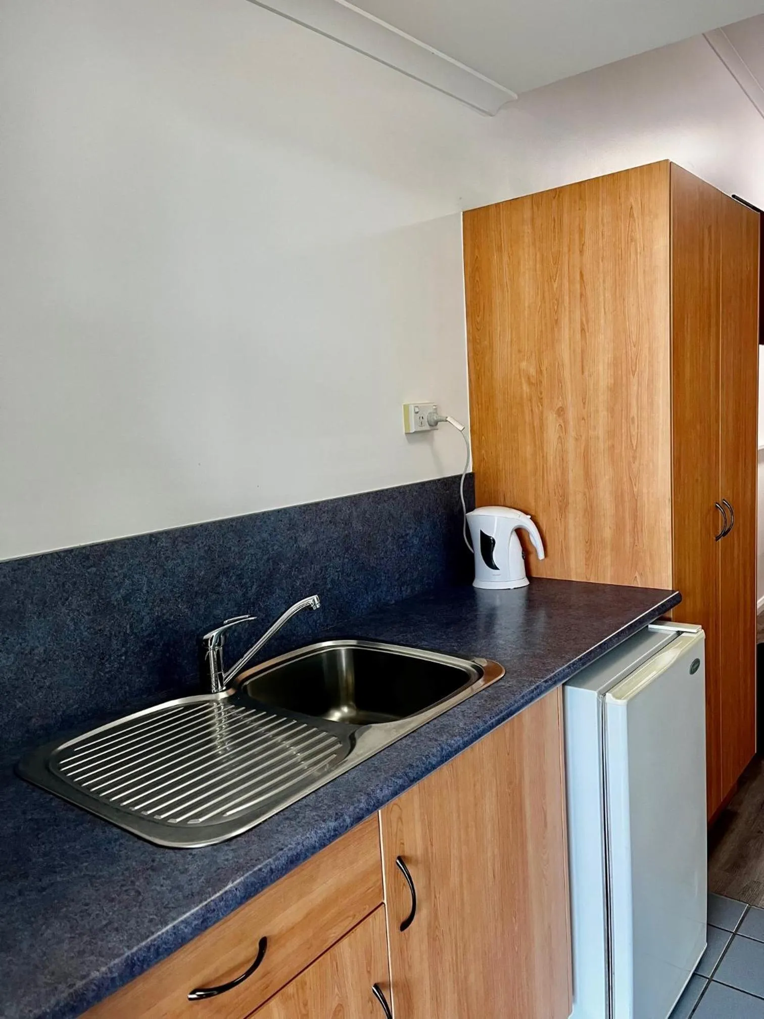 Kitchen or kitchenette in Banana Hotel Motel