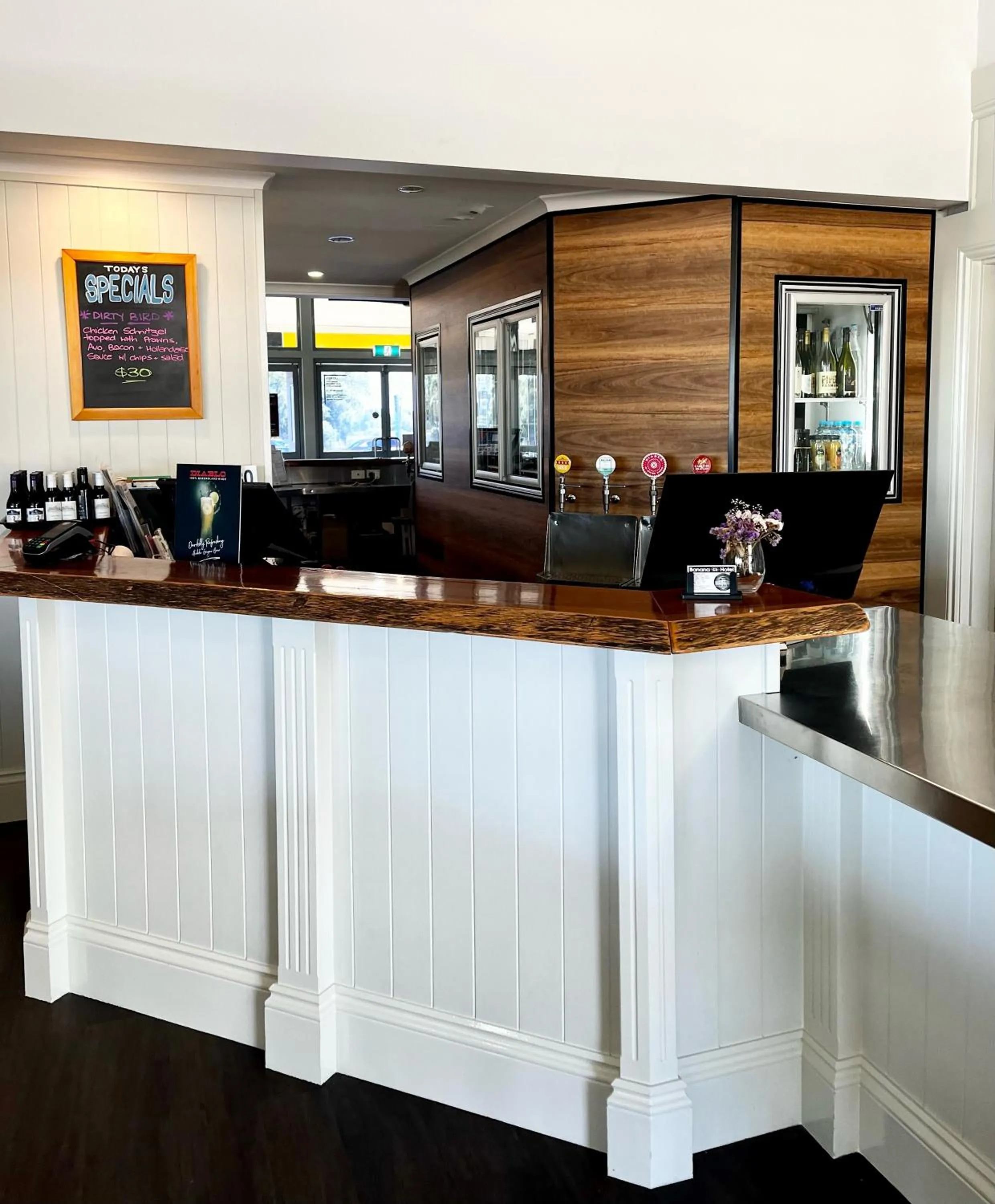 Lobby or reception in Banana Hotel Motel