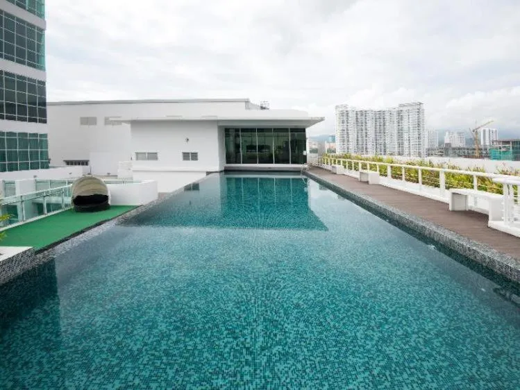Swimming pool in Maritime Suites Holiday Rental