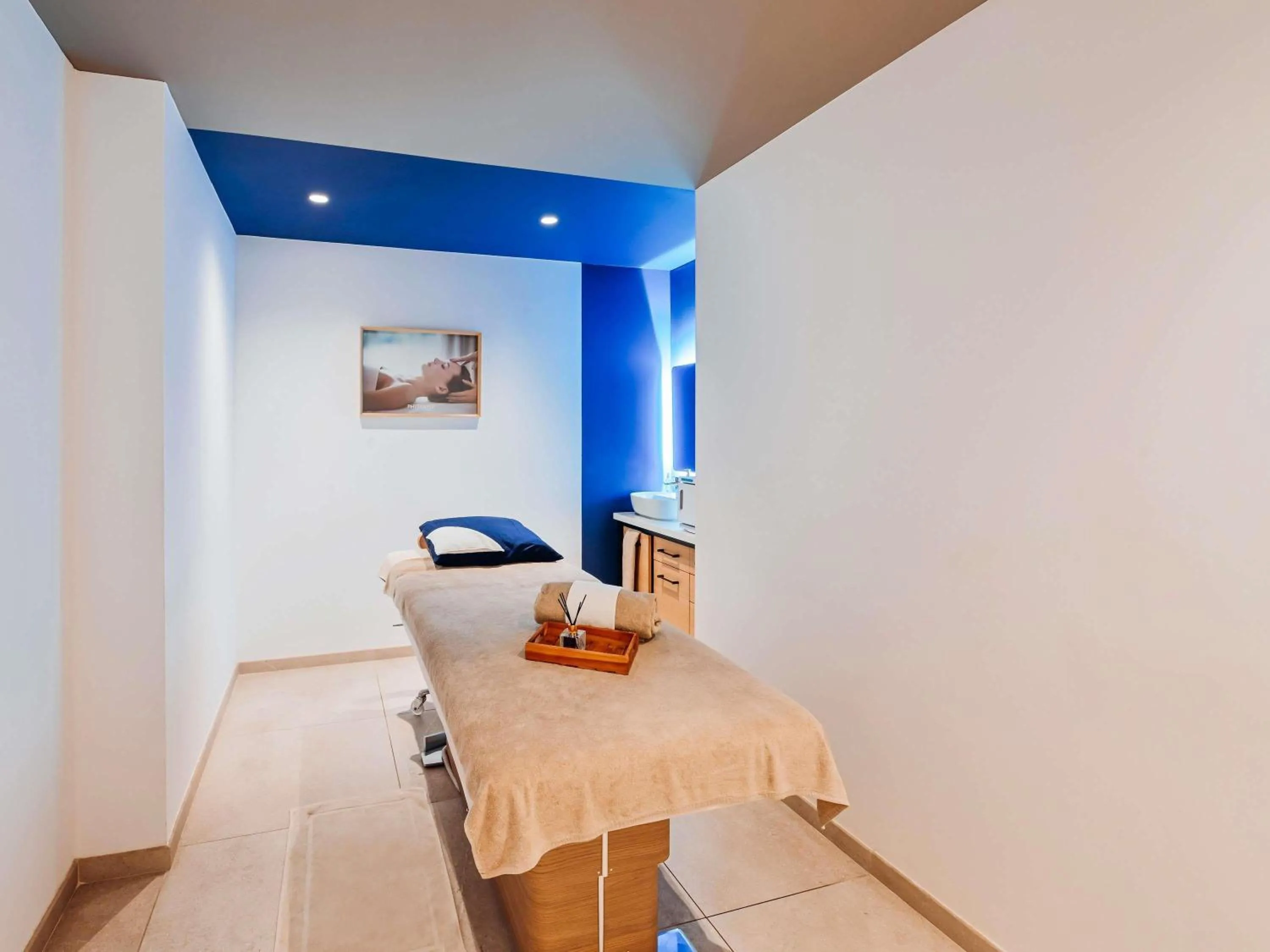 Spa and wellness centre/facilities in Mercure Avignon Gare TGV