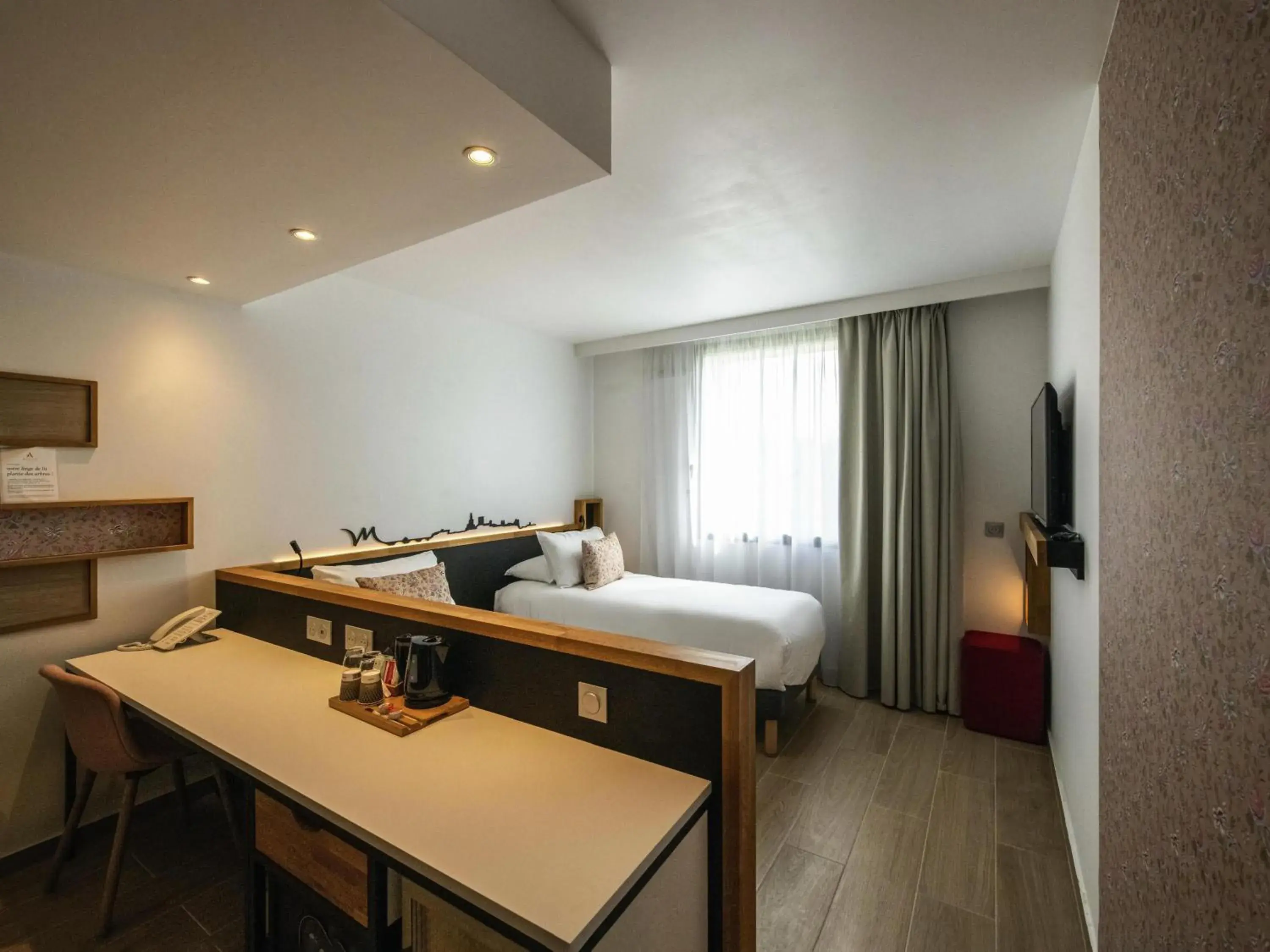 Bedroom, Bed in Mercure Avignon Gare TGV Bedroom, Bed in Mercure Avignon Gare TGV