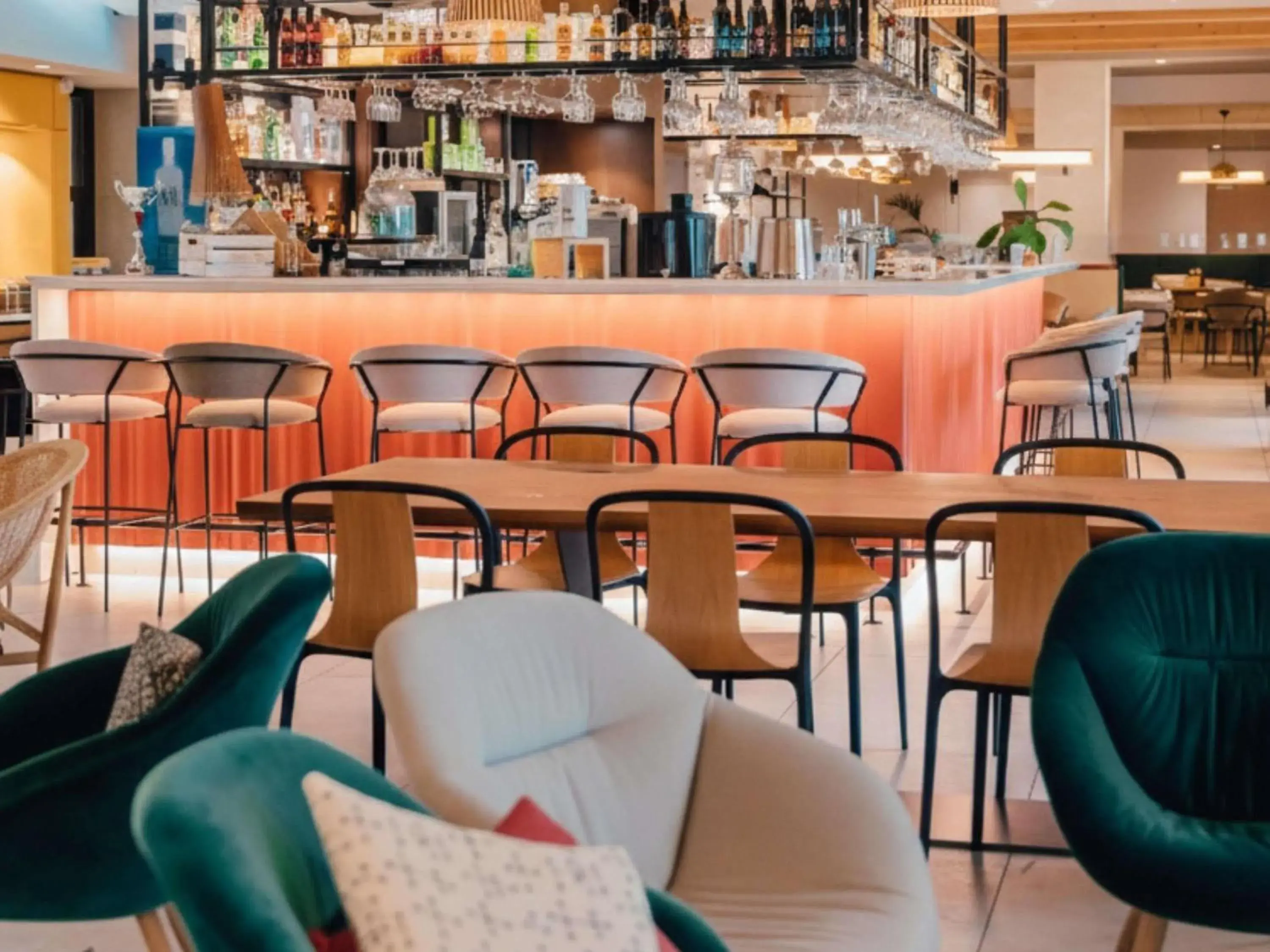 Restaurant/places to eat in Mercure Avignon TGV Hotel & Spa Restaurant/places to eat in Mercure Avignon TGV Hotel & Spa