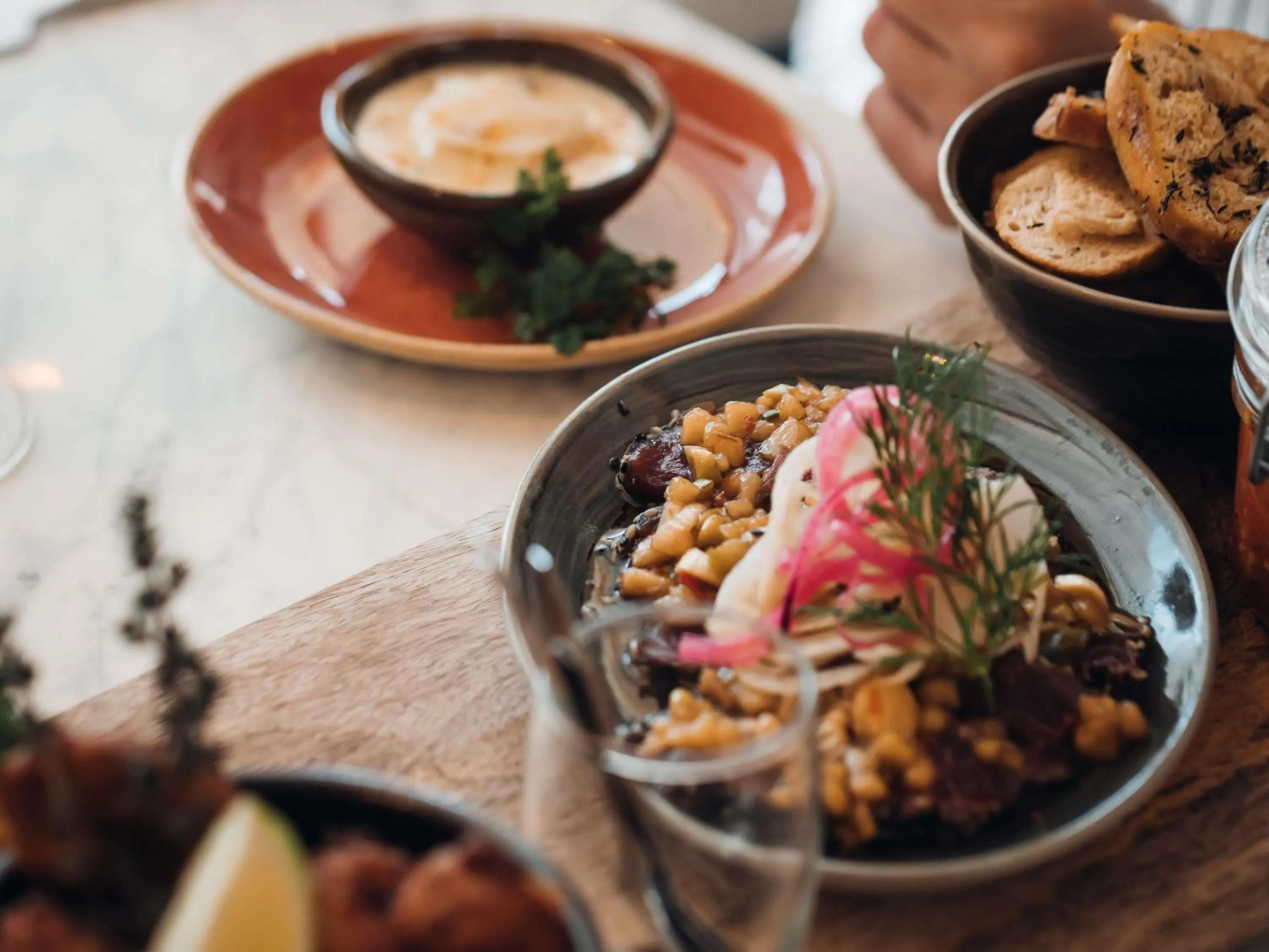 Restaurant/places to eat in Mercure Avignon TGV Hotel & Spa