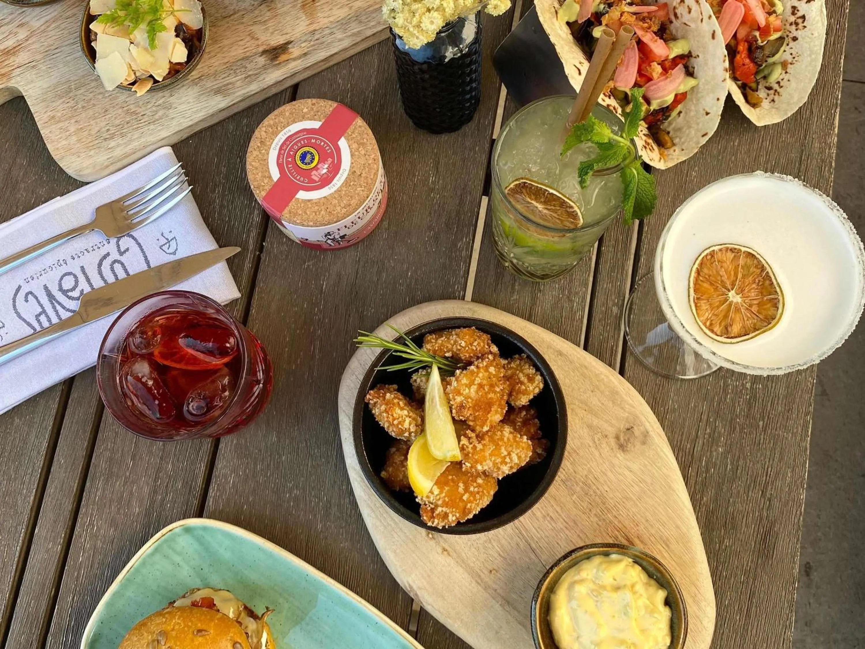 Restaurant/places to eat in Mercure Avignon Gare TGV