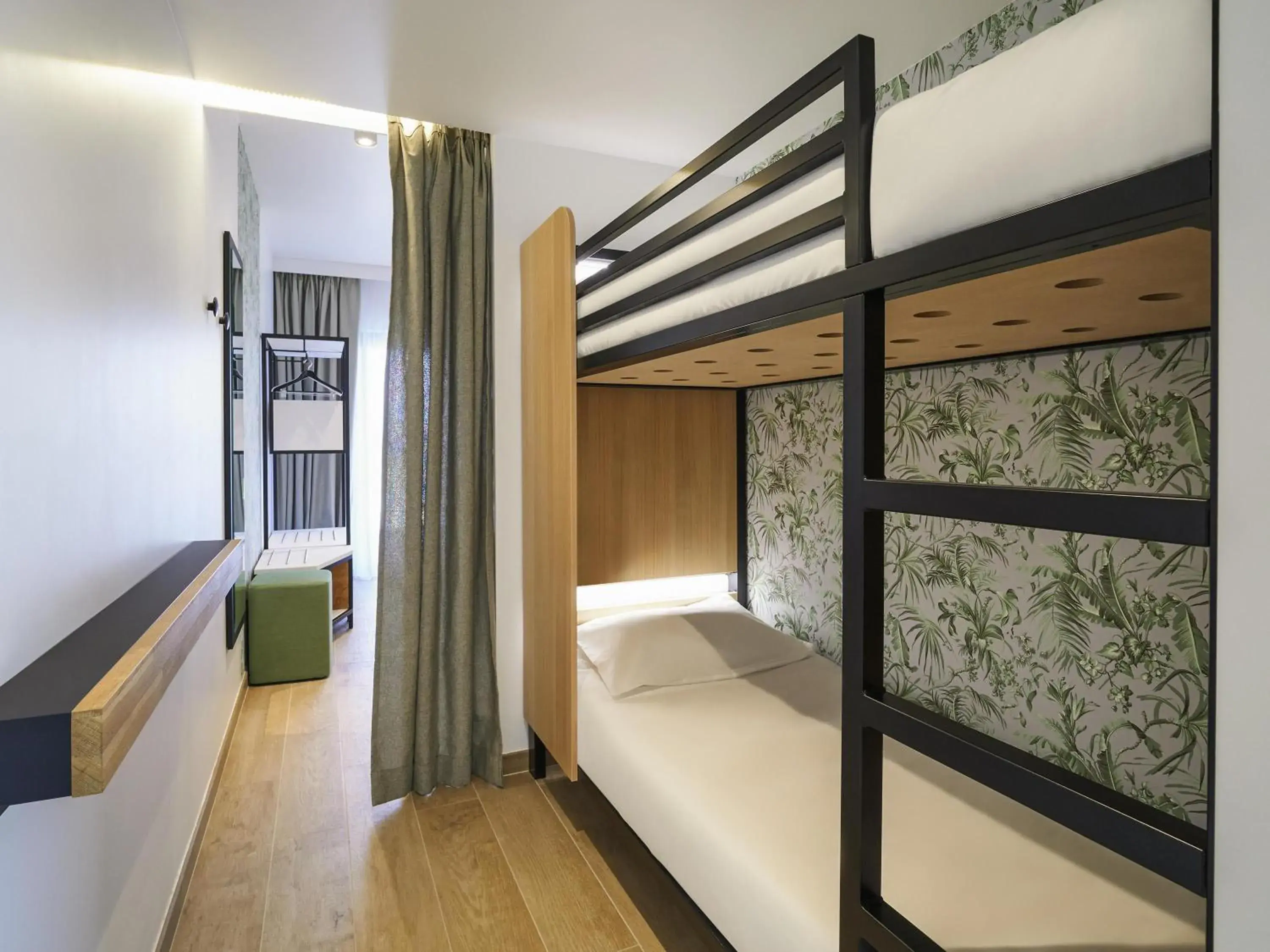 Classic Double Room with Bunk Beds and Balcony in Mercure Avignon TGV Hotel & Spa Classic Double Room with Bunk Beds and Balcony in Mercure Avignon TGV Hotel & Spa