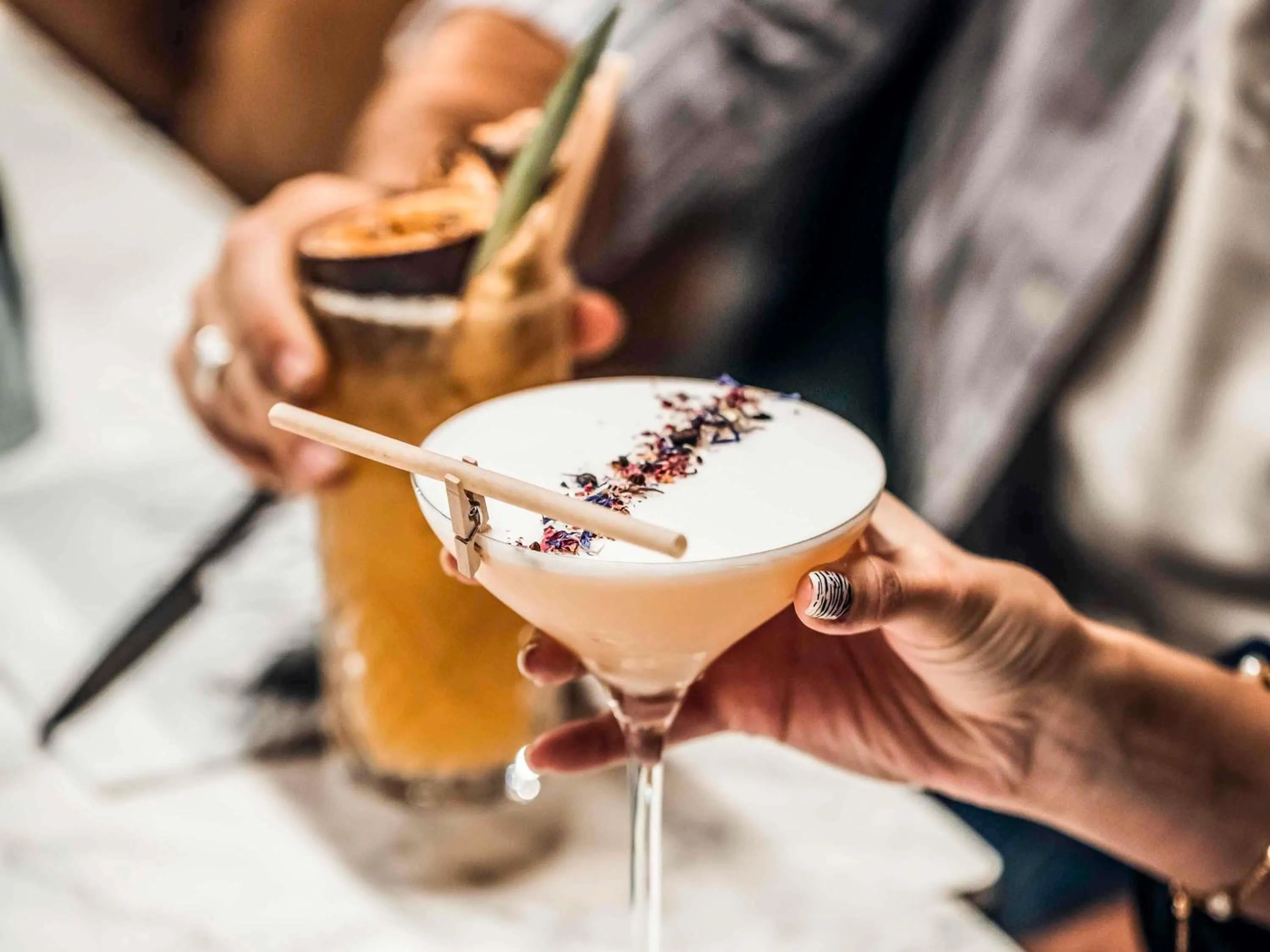 Lounge or bar in Mercure Avignon Gare TGV