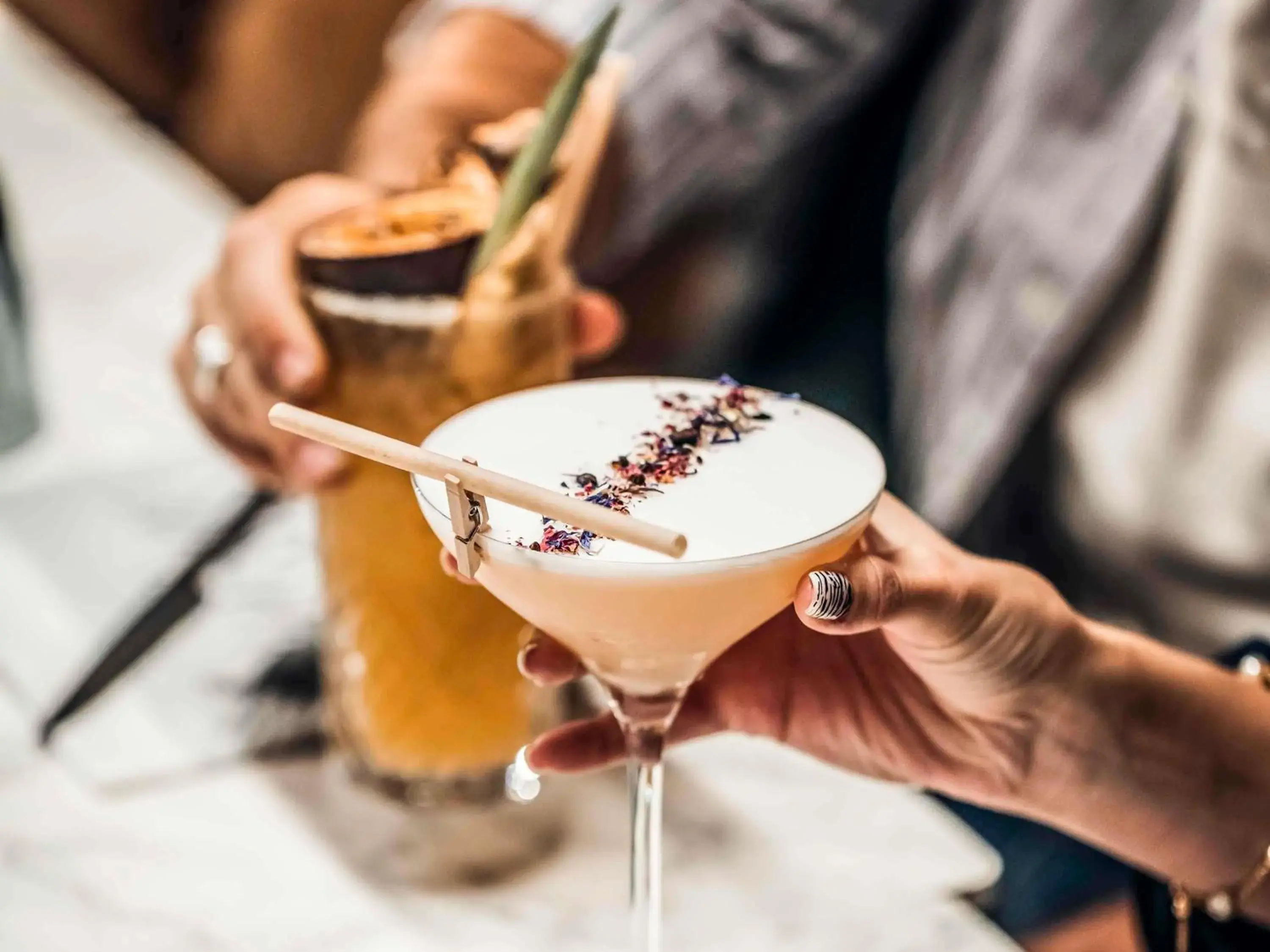 Lounge or bar in Mercure Avignon Gare TGV Lounge or bar in Mercure Avignon Gare TGV