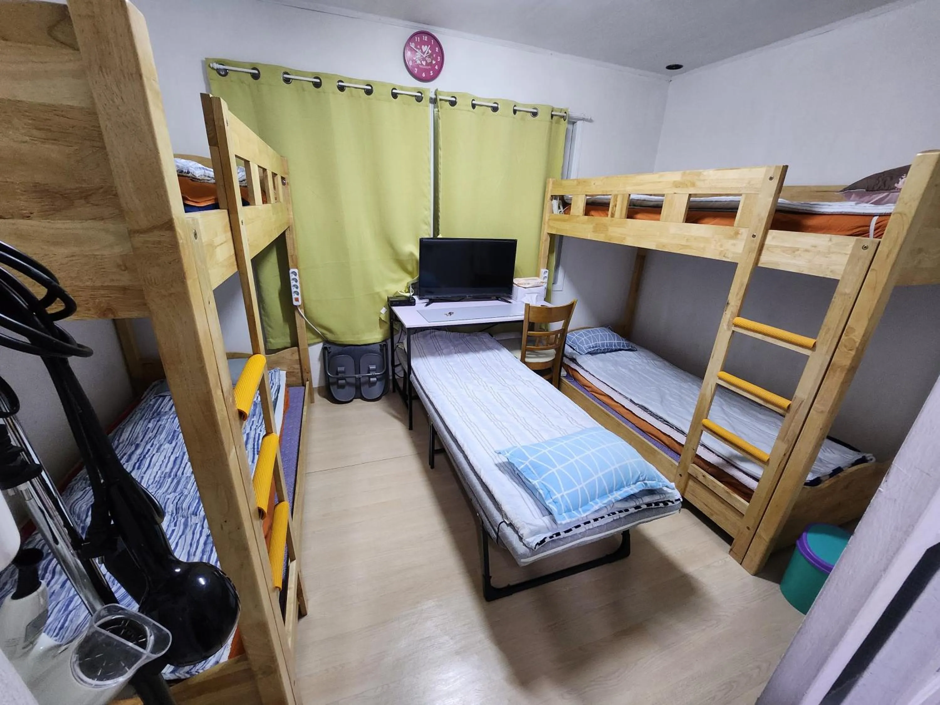 Bed in Exclusive Use Whole House For You