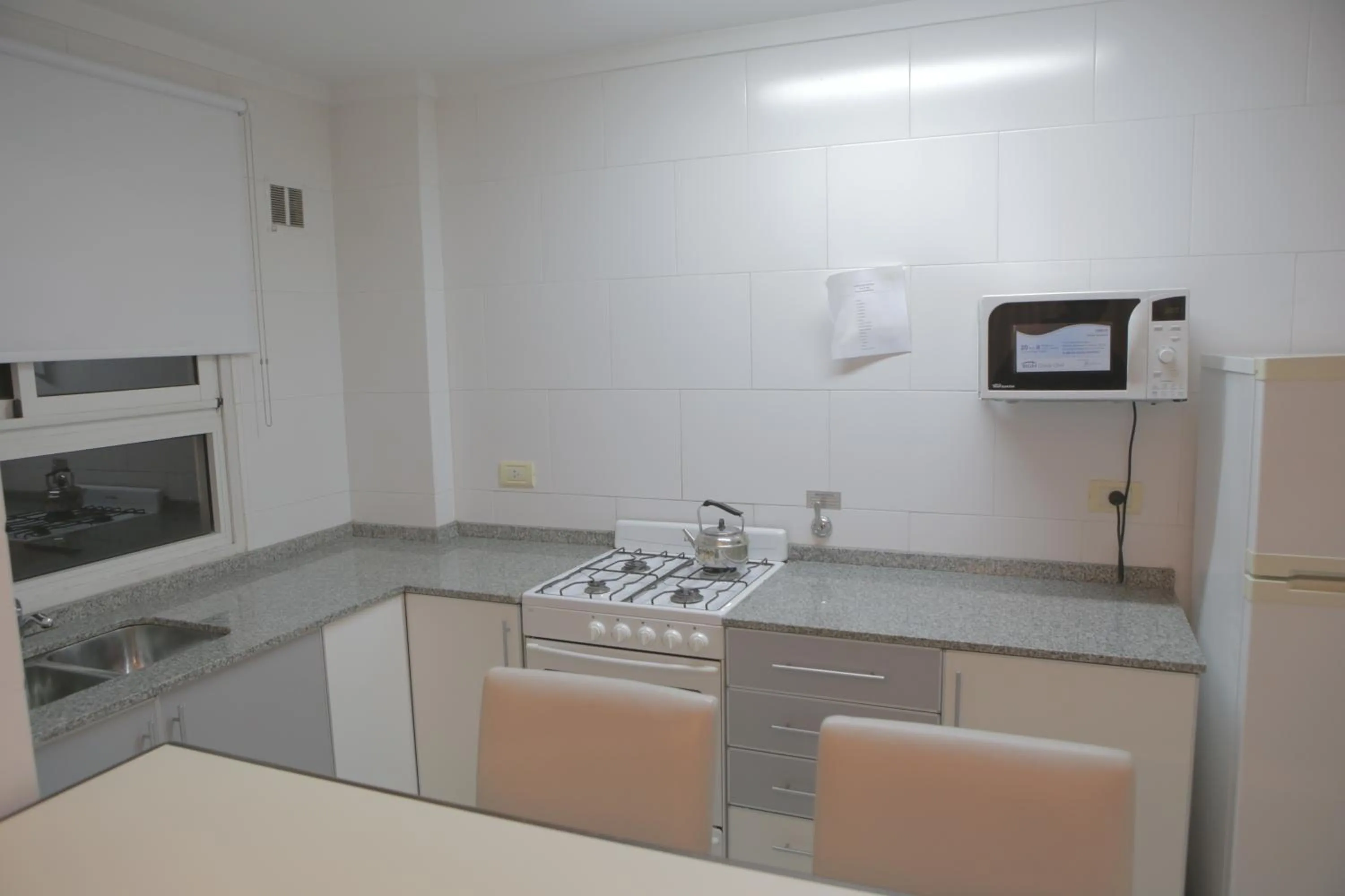 kitchen in Pampa Plaza Hotel