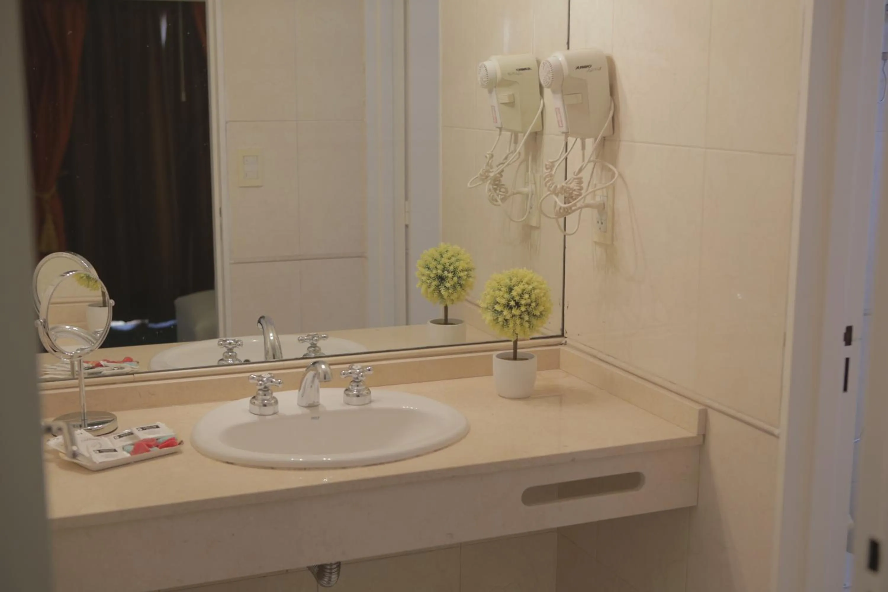 Bathroom in Pampa Plaza Hotel