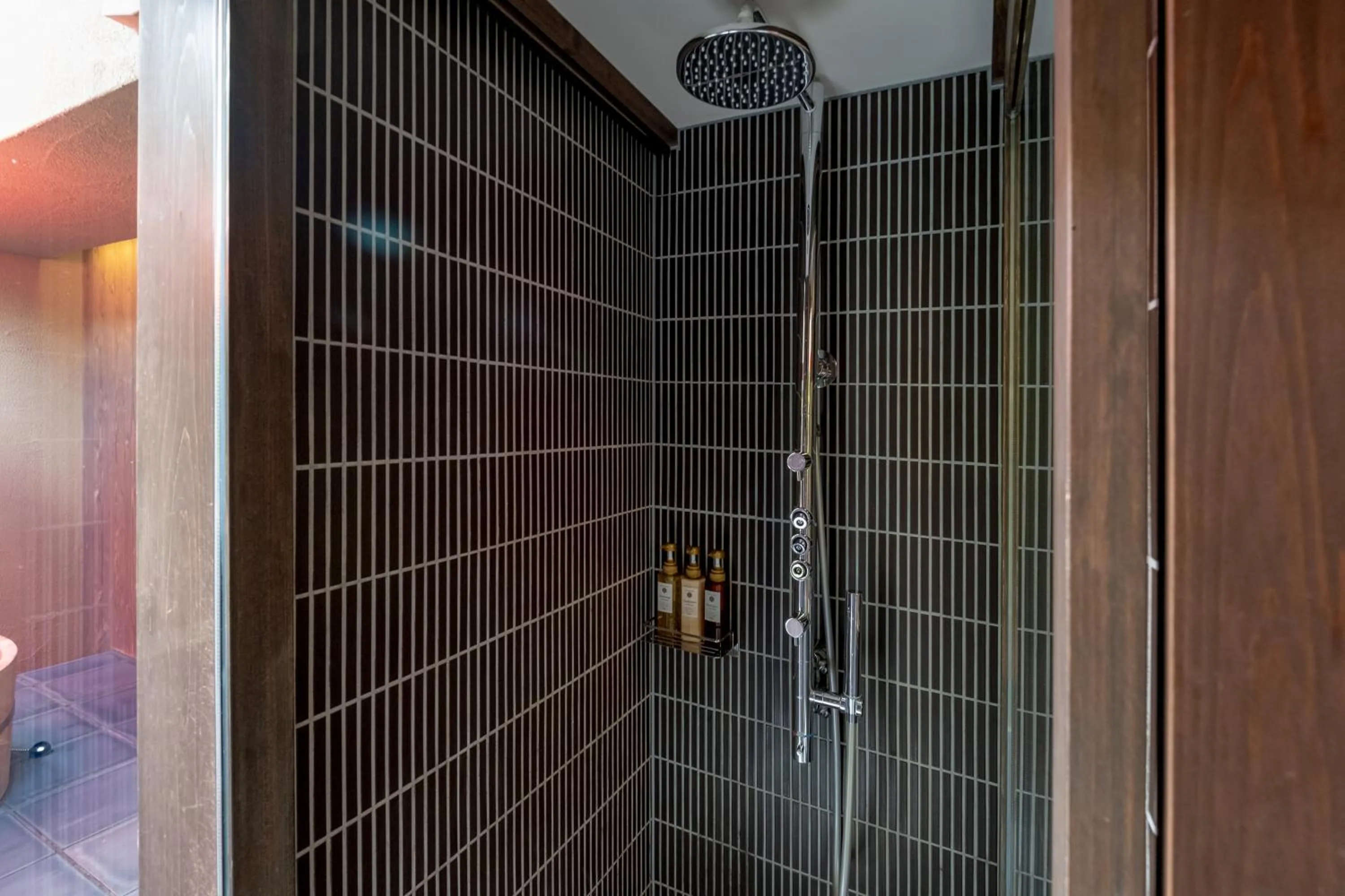 Shower in GOZAN HOTEL & SERVICED APARTMENT Higashiyama Sanjo