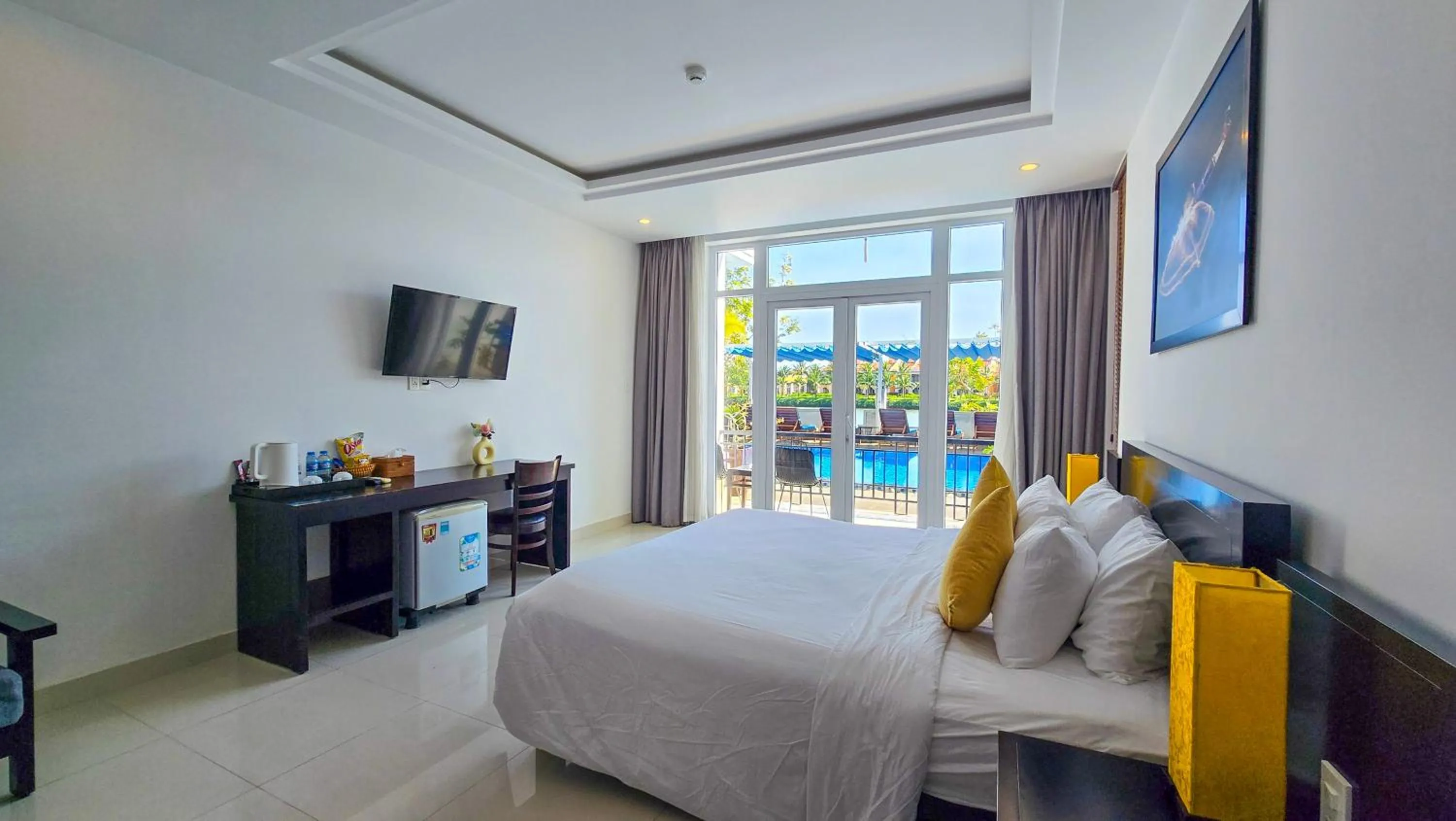 Bed in Riverside White House Boutique Hotel