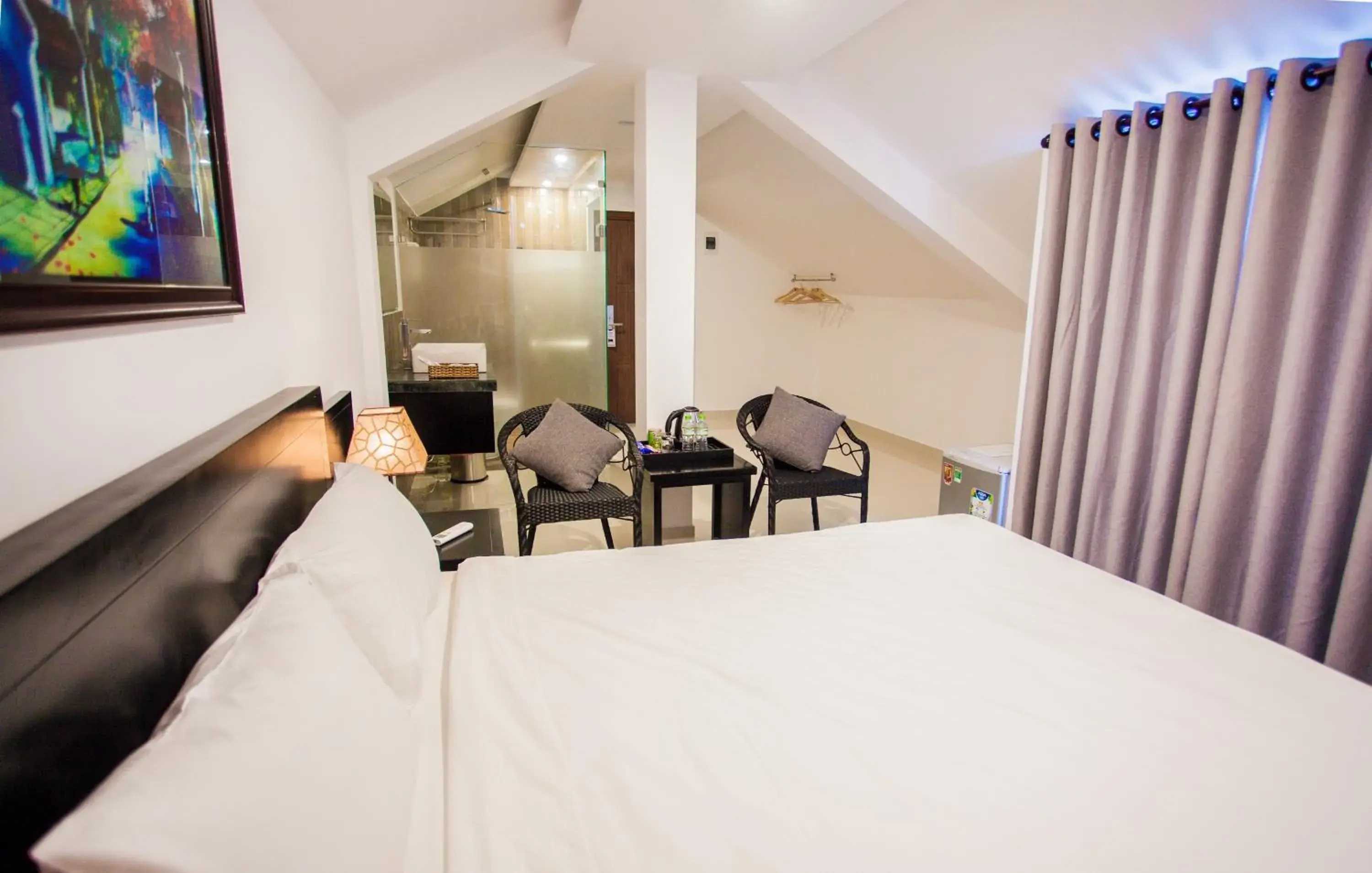 Bathroom, Bed in Riverside White House Boutique Hotel Bathroom, Bed in Riverside White House Boutique Hotel