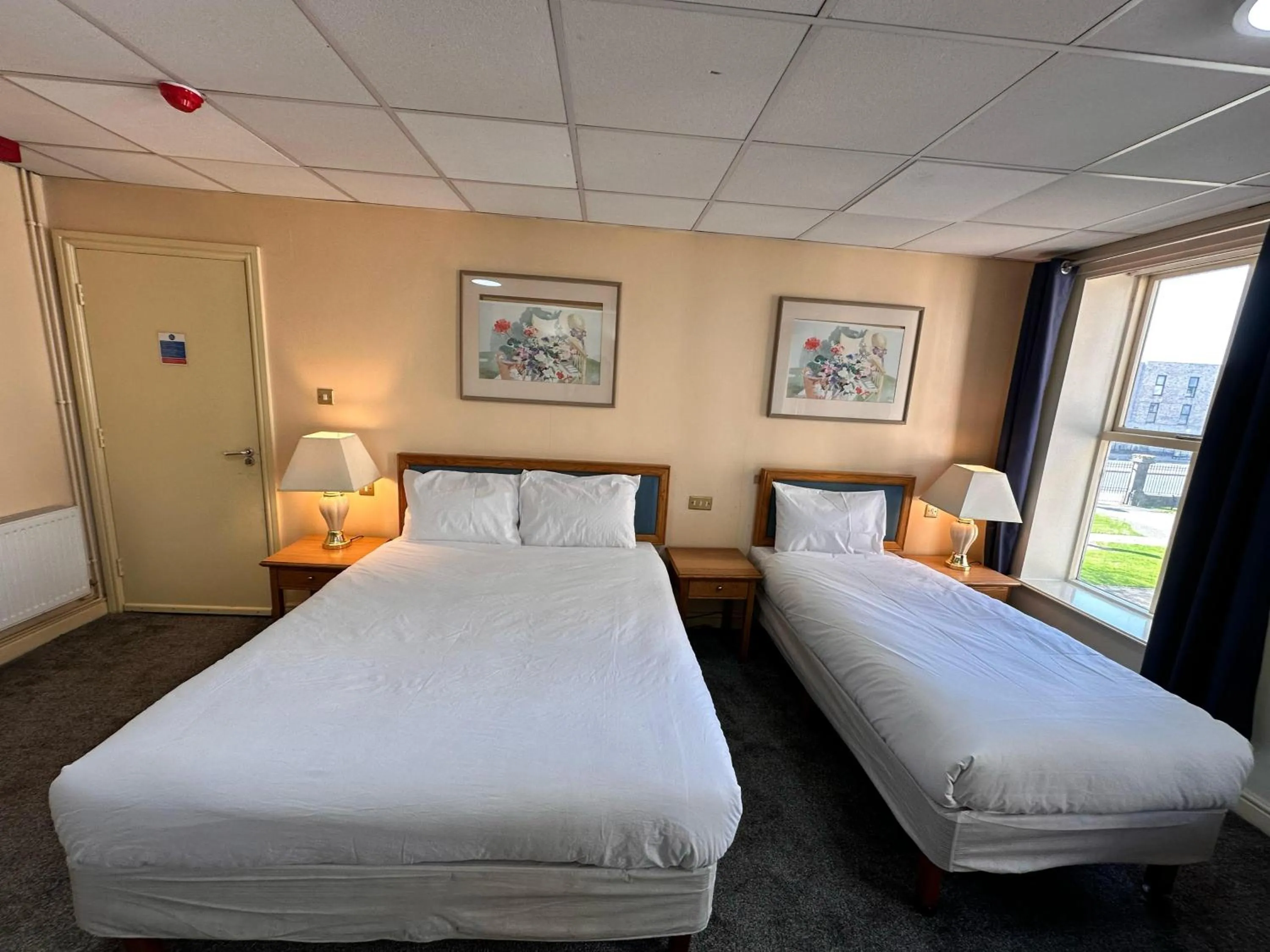 Bedroom, Bed in Throstles Nest Hotel