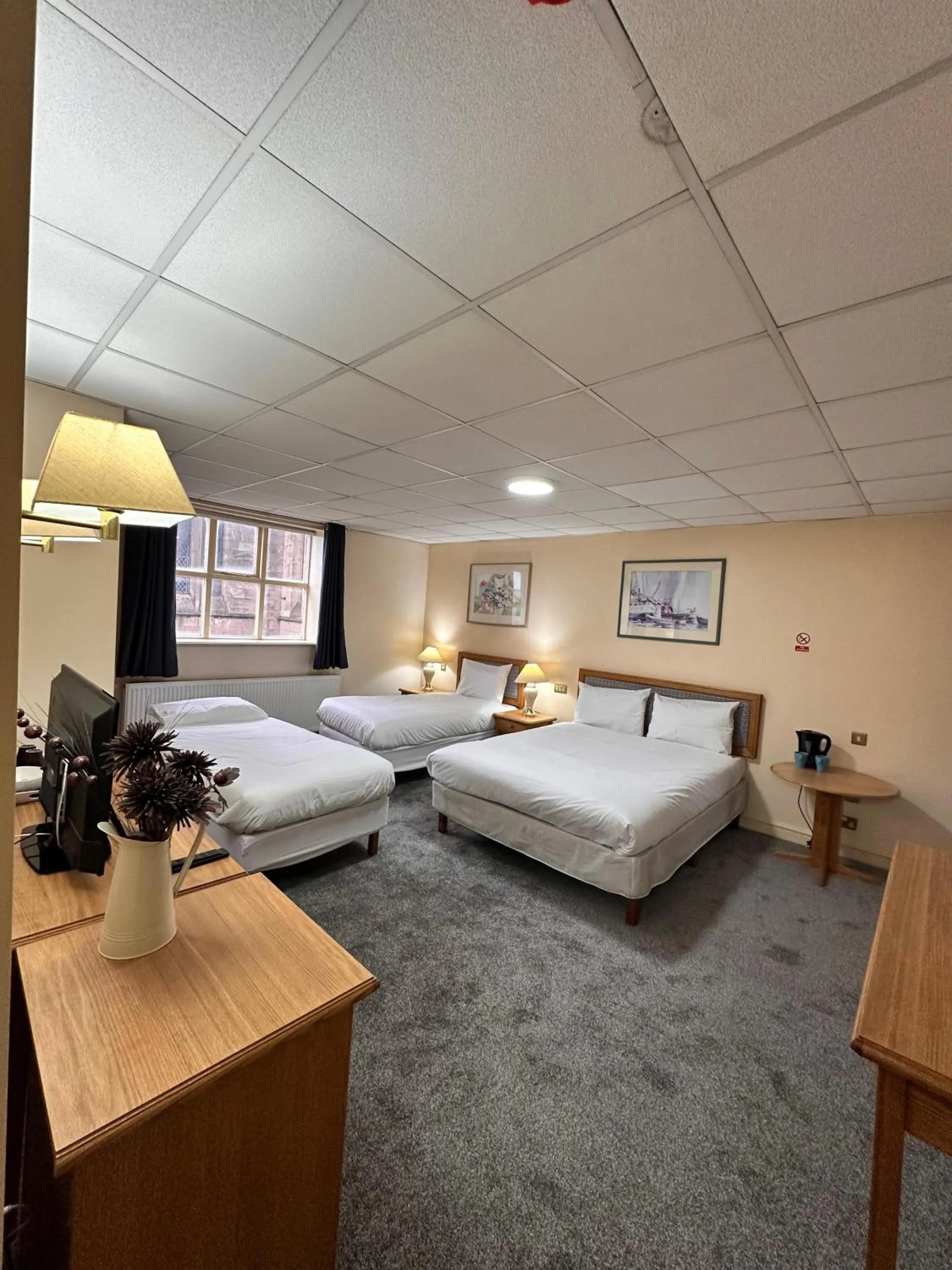 Bedroom, Bed in Throstles Nest Hotel