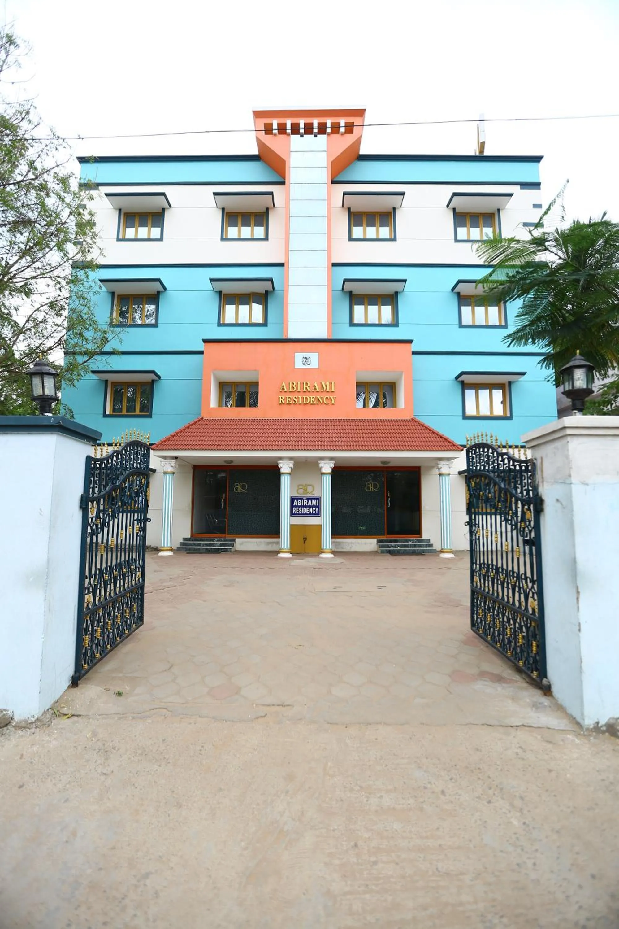Facade/entrance in Abirami Residency