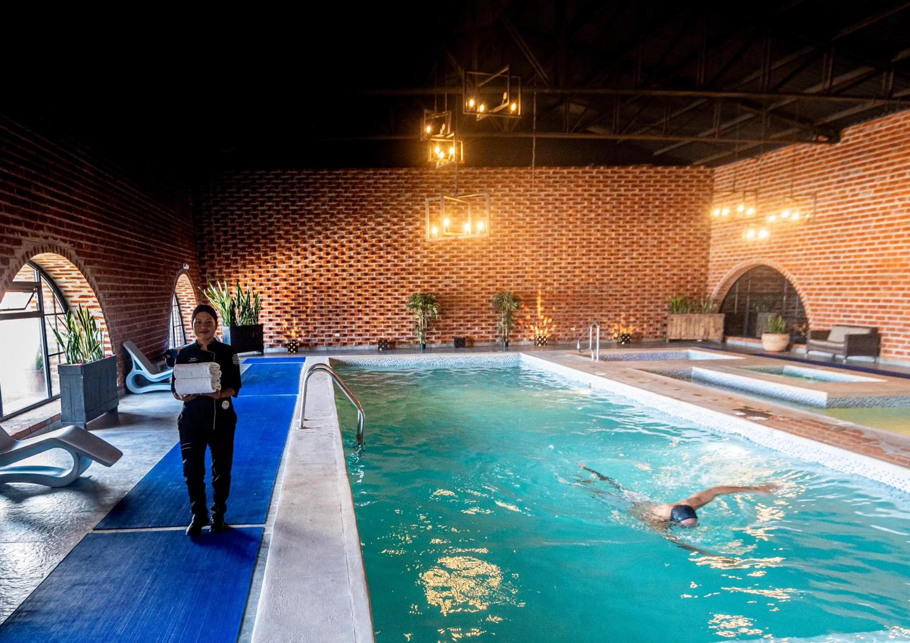 Swimming pool in Quindeloma Art Hotel & Gallery