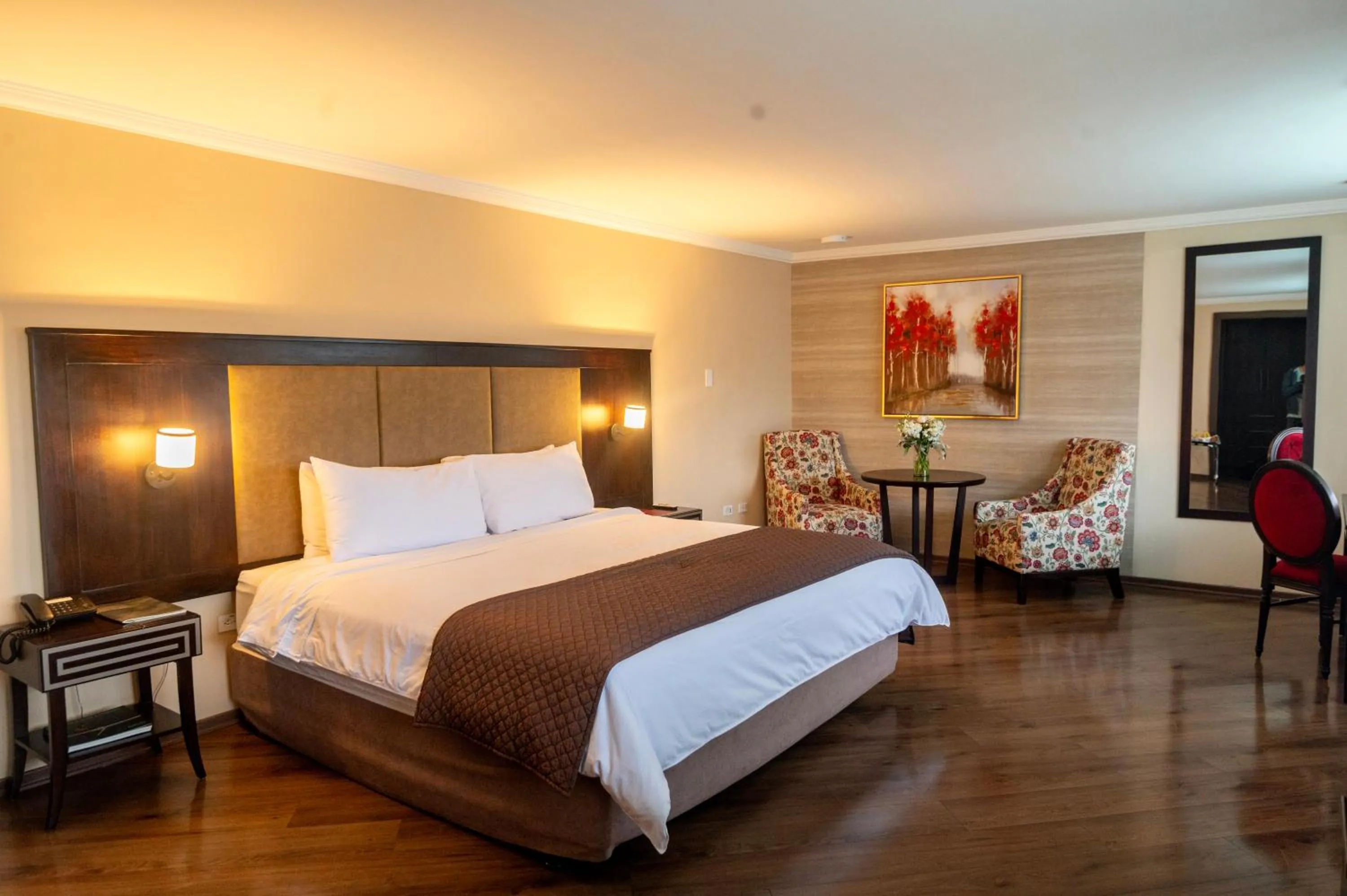 Bed in Quindeloma Art Hotel & Gallery