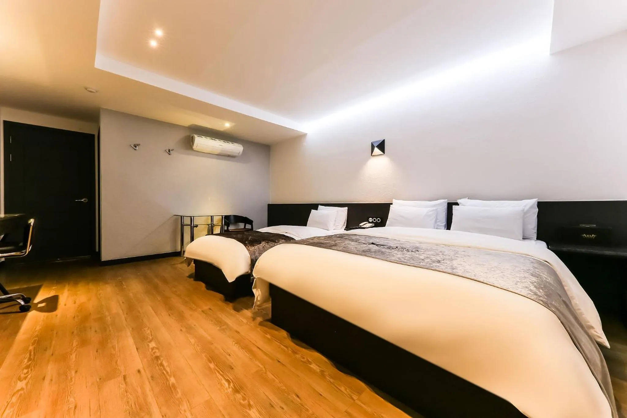 Bed in Seosan Aria Hotel