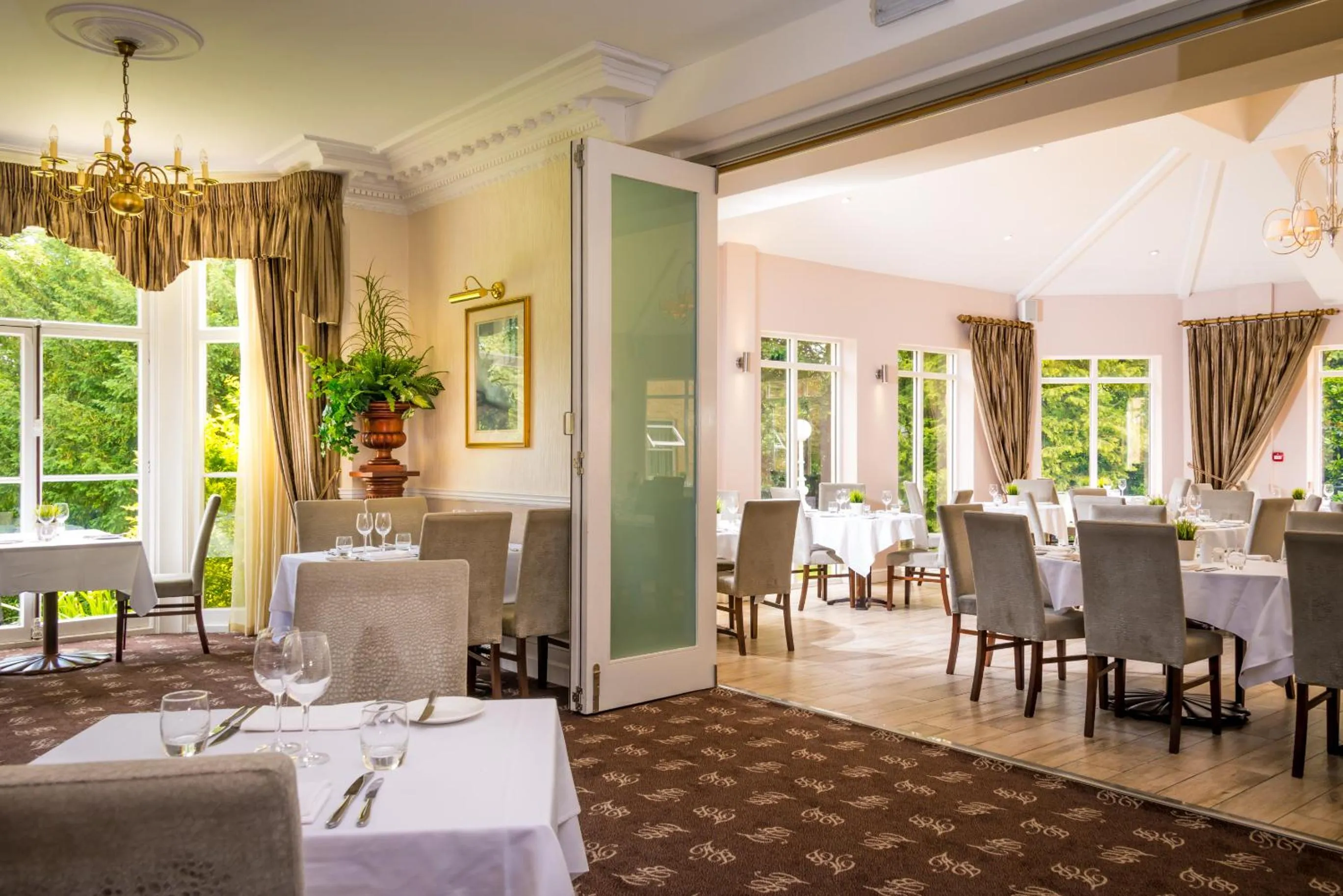 Restaurant/places to eat in Astley Bank Hotel