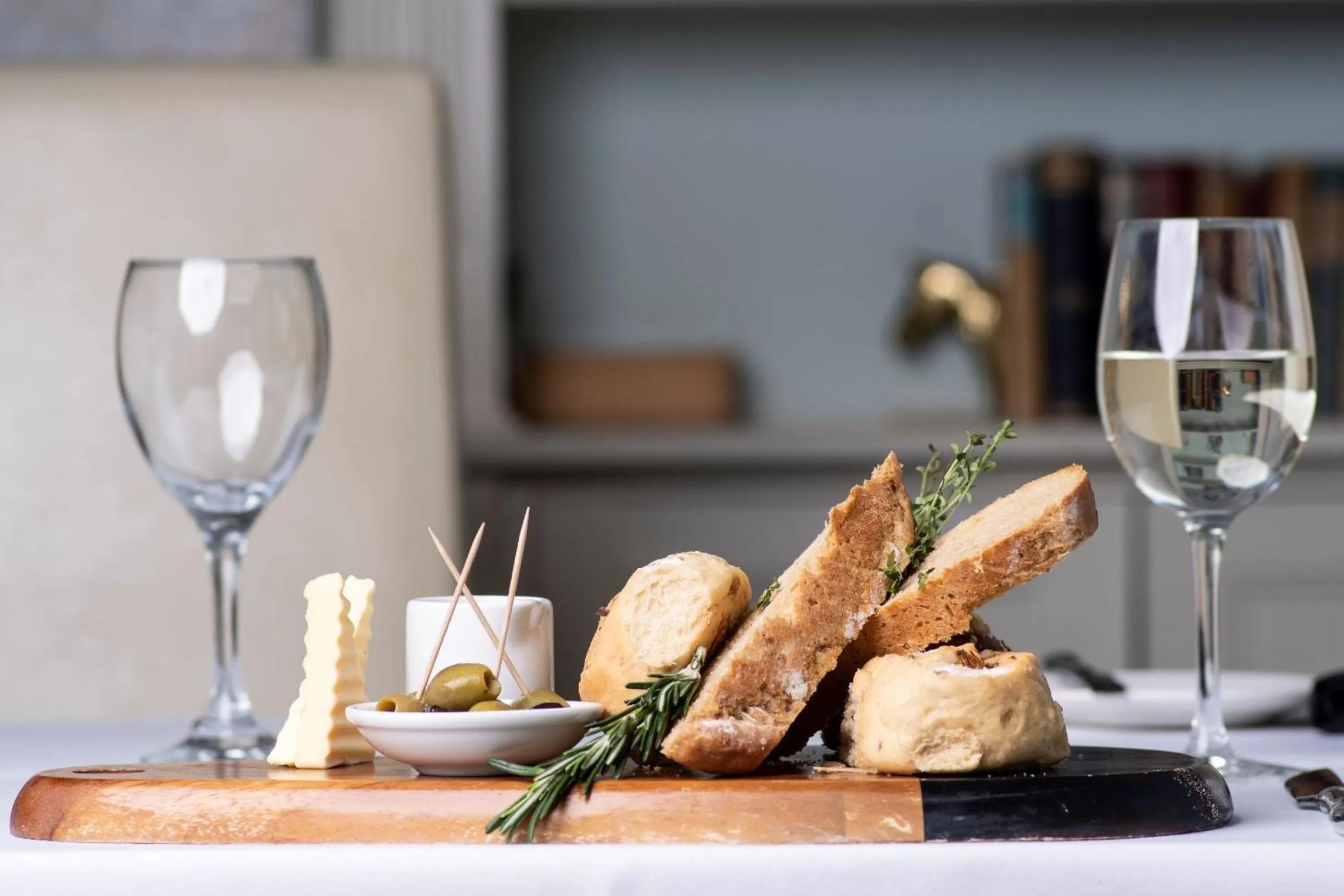 Restaurant/places to eat in Astley Bank Hotel