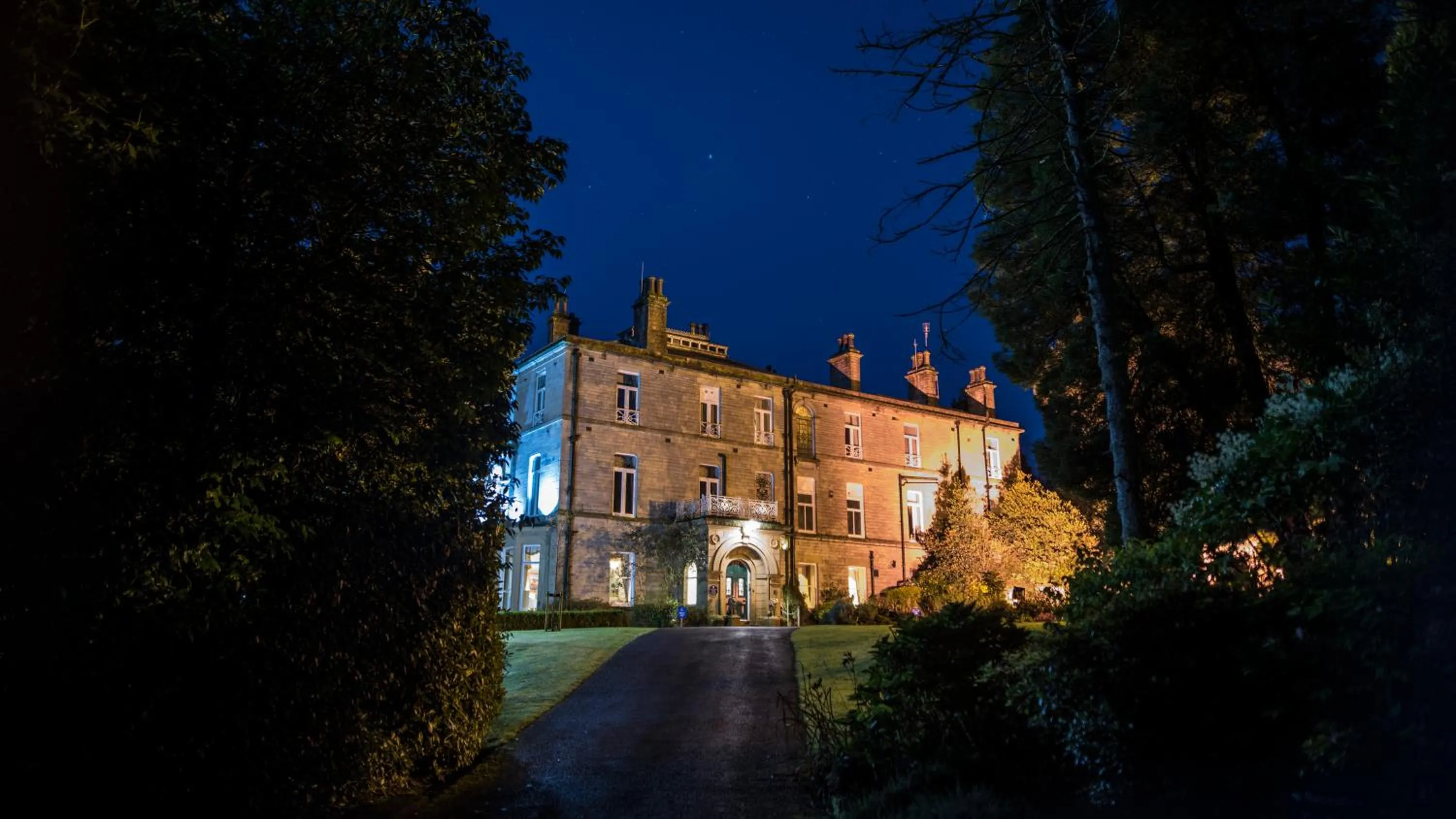 Facade/entrance in Astley Bank Hotel