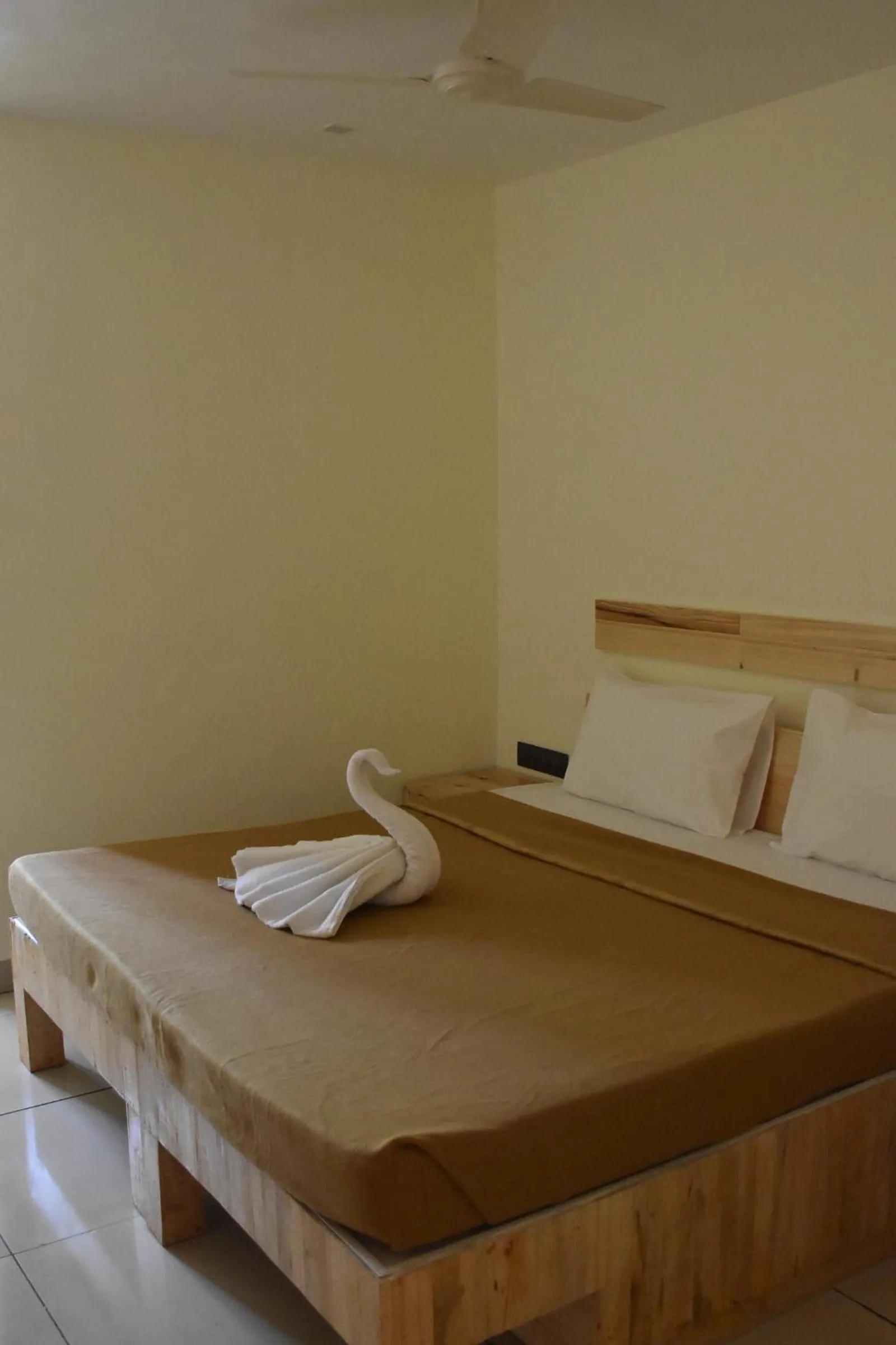 Photo of the whole room, Bed in Riverside Inn