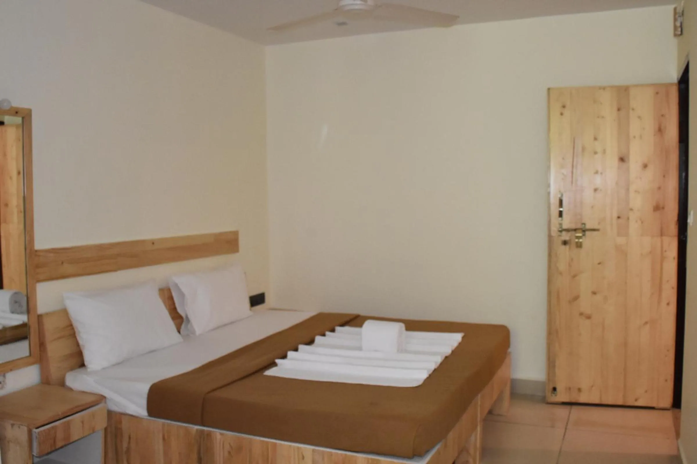 Photo of the whole room, Bed in Riverside Inn