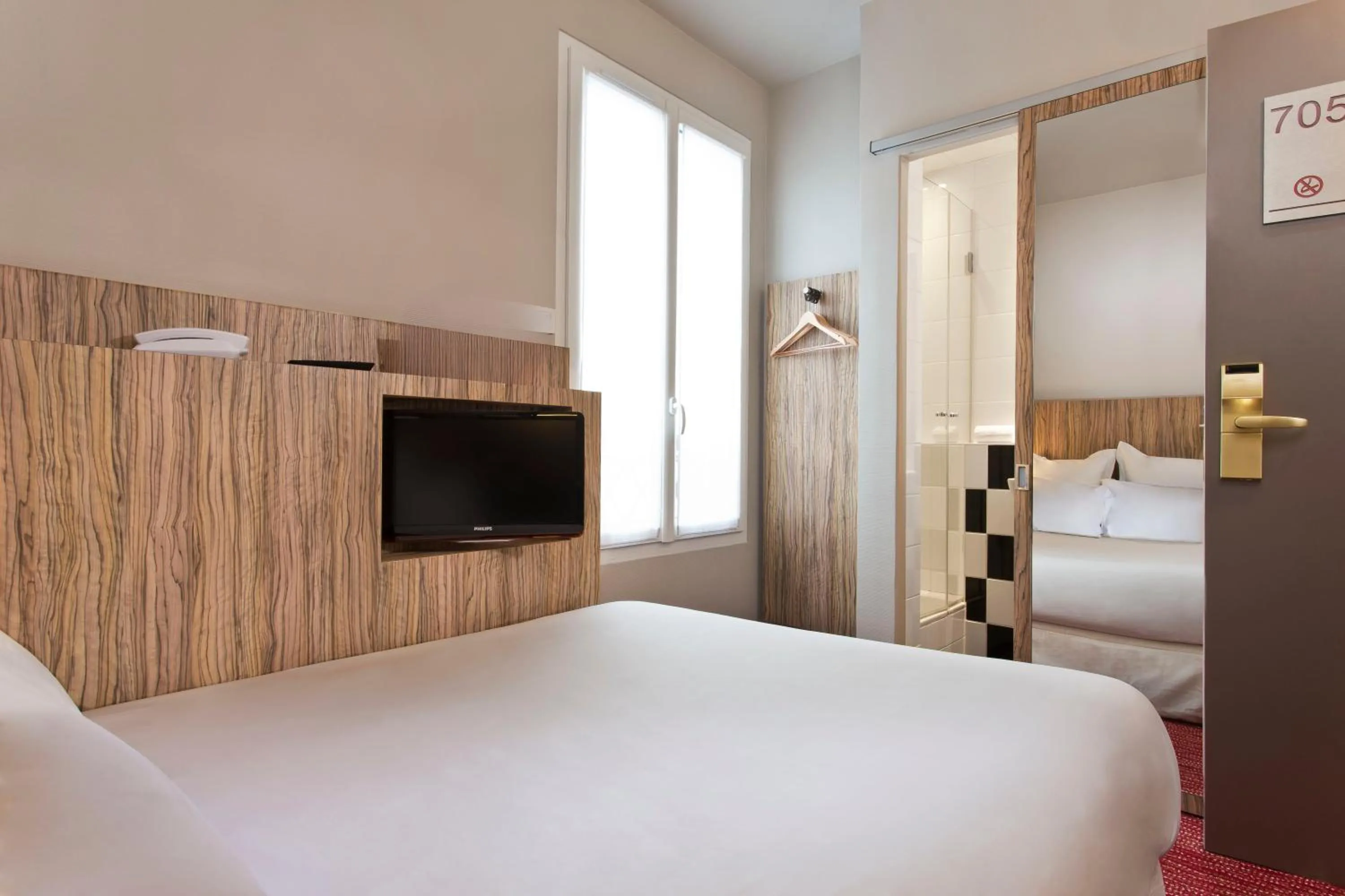 Bed in Libertel Gare Du Nord Suede