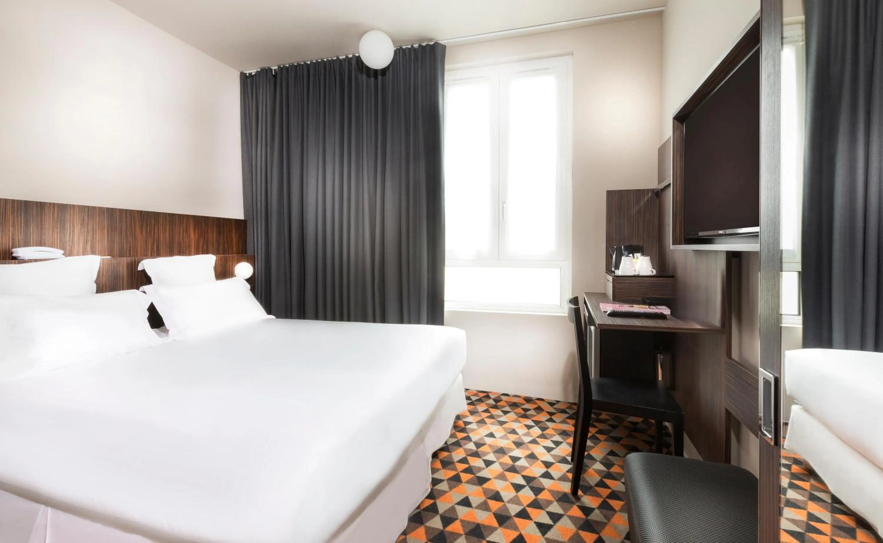 TV and multimedia, Bed in Libertel Gare Du Nord Suede