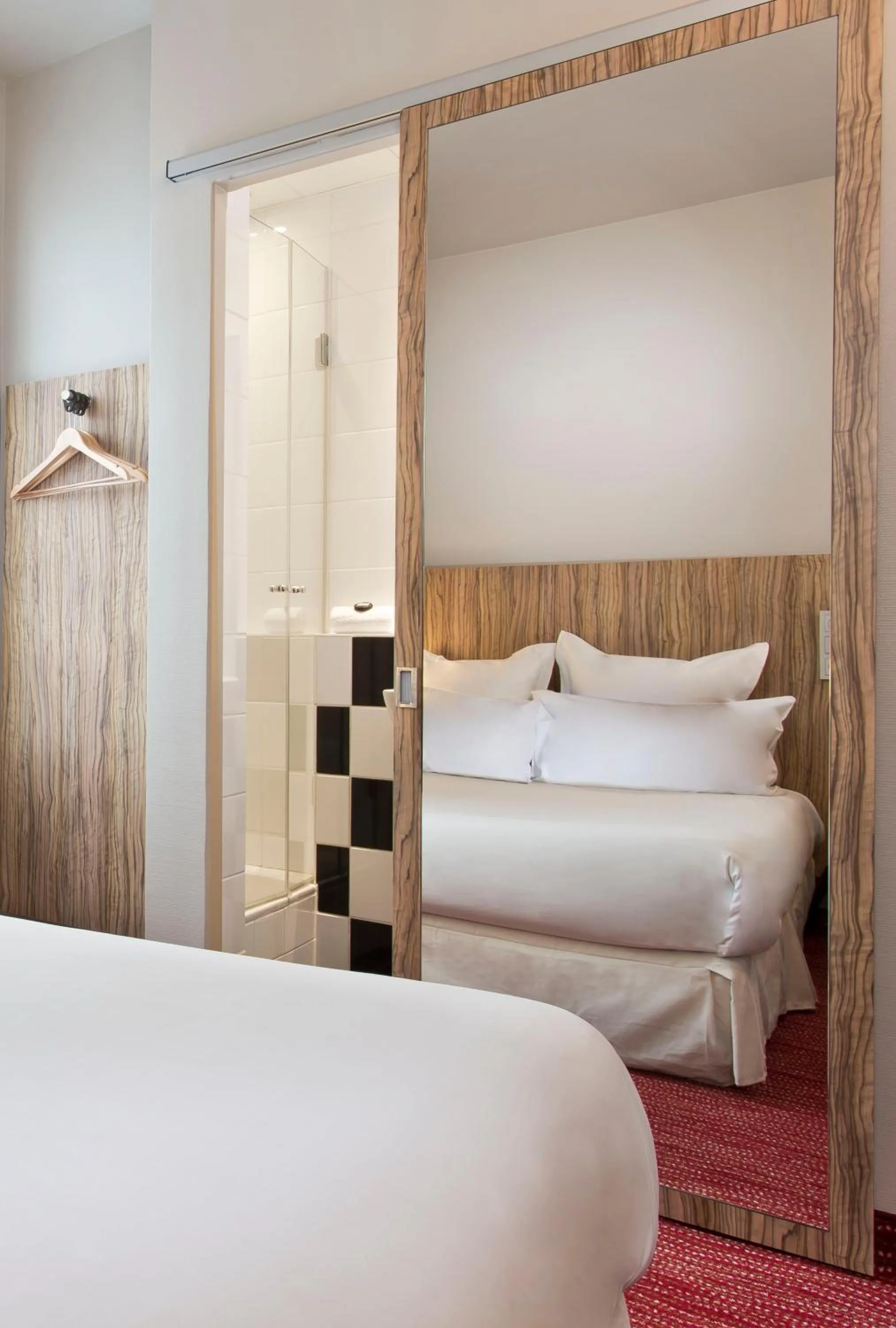 Bed in Libertel Gare Du Nord Suede