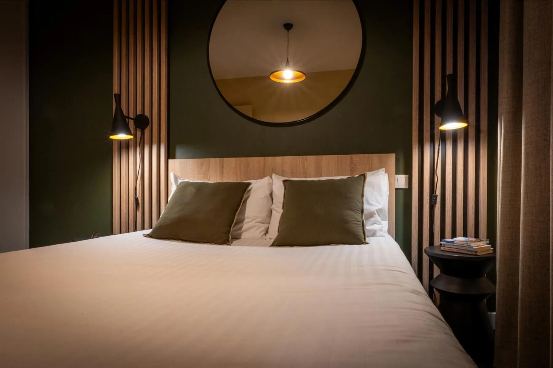 Bedroom, Bed in Nemea Appart Hotel Green Side Biot Sophia Antipolis